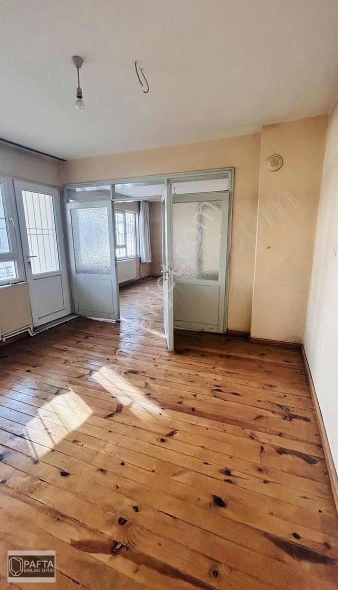 Topraklık Mahallesinde Salı Pazarının İçinde Satılık Daire - Görsel 16