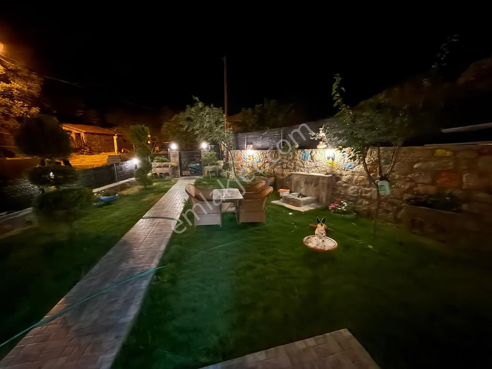 Balıkesir Gömeç Sahil Kesimde 4+2 Olan 3 Katlı Villa Satılıktır