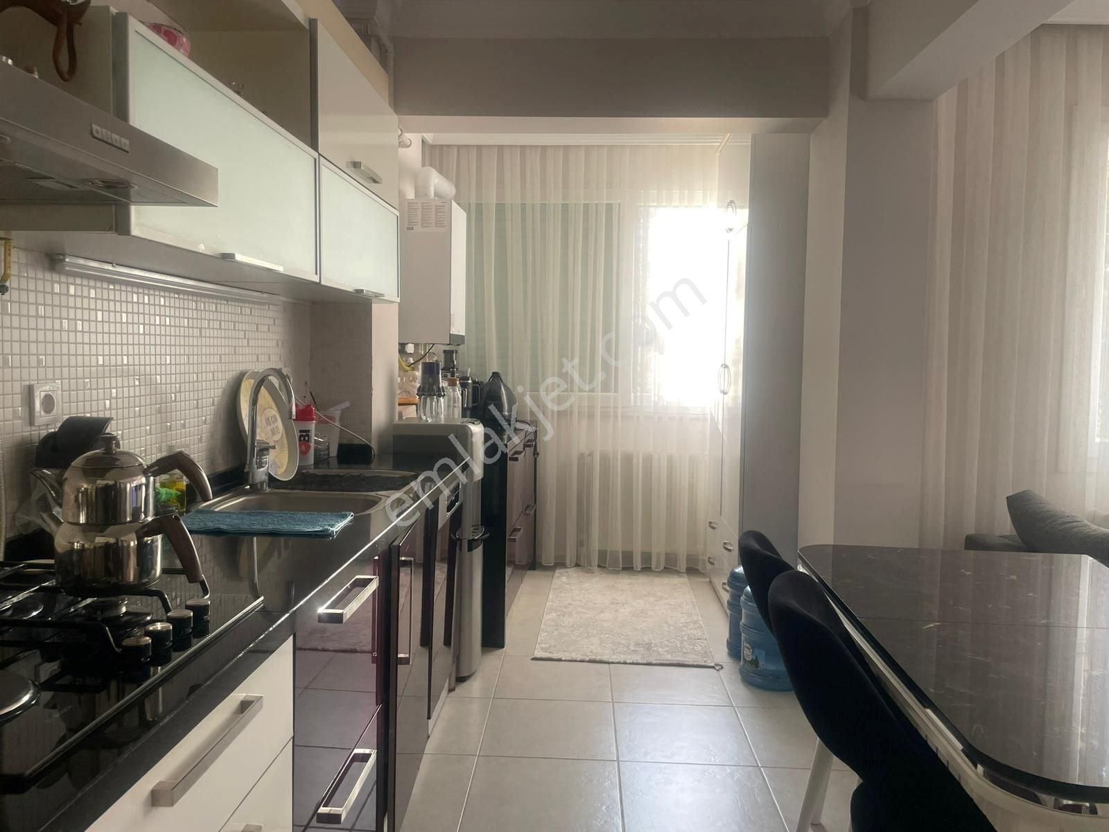 Girne Caddesi Yakını İyi Konum'da Geniş 2+1 Satılık Daire - Görsel 24