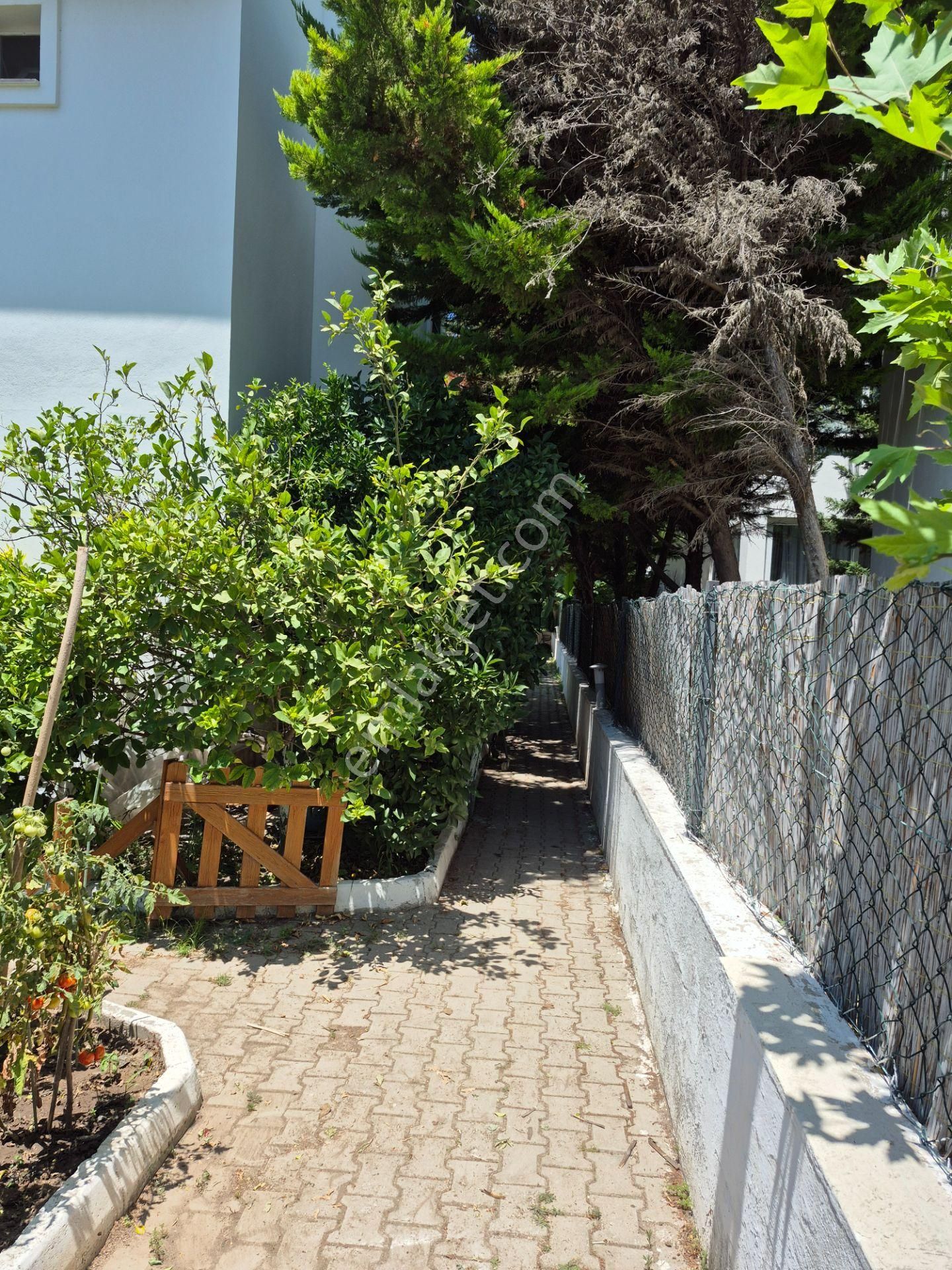 Turgutreis Bahçelievler Mahallesinde Yüzme Havuzlu Site İçerisinde Denize Çok Yakın Satılık Tripleks - Görsel 3