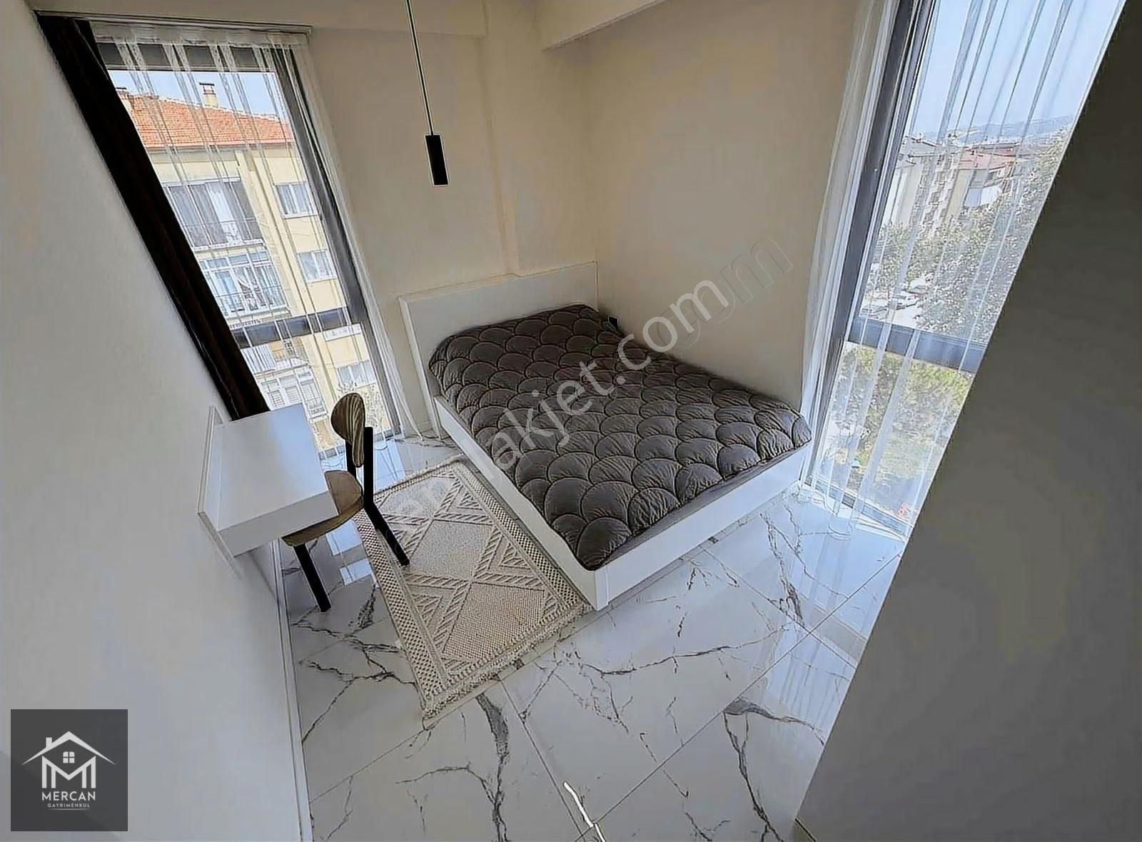 Mercan'dan Üniversite Yakını Site İçi 85 M2 2+1 Eşyalı Rezidans - Görsel 4
