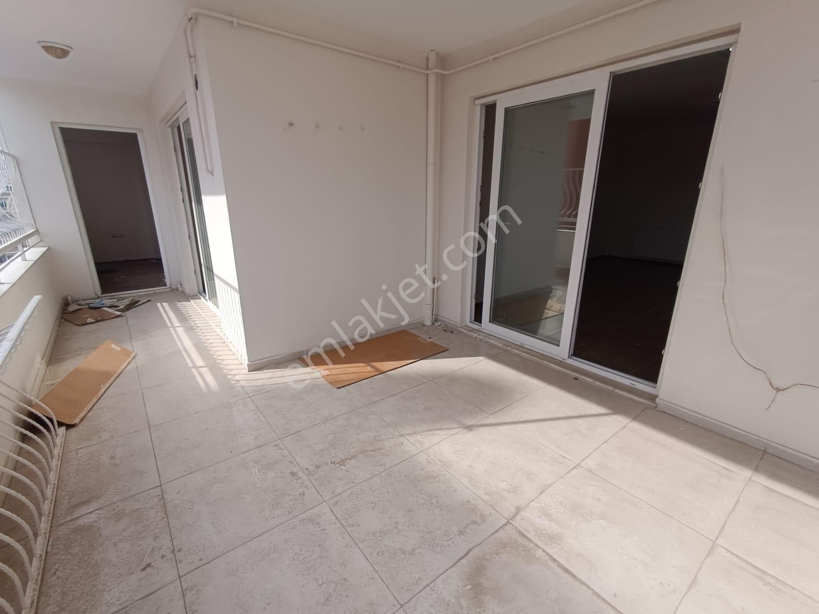 Toros Mahallesi T. Özala Yürüme Mesafesinde 3+1 Kapalı Mutfak+doğalgazlı+cam Balkonlu+satılık Daire - Görsel 28