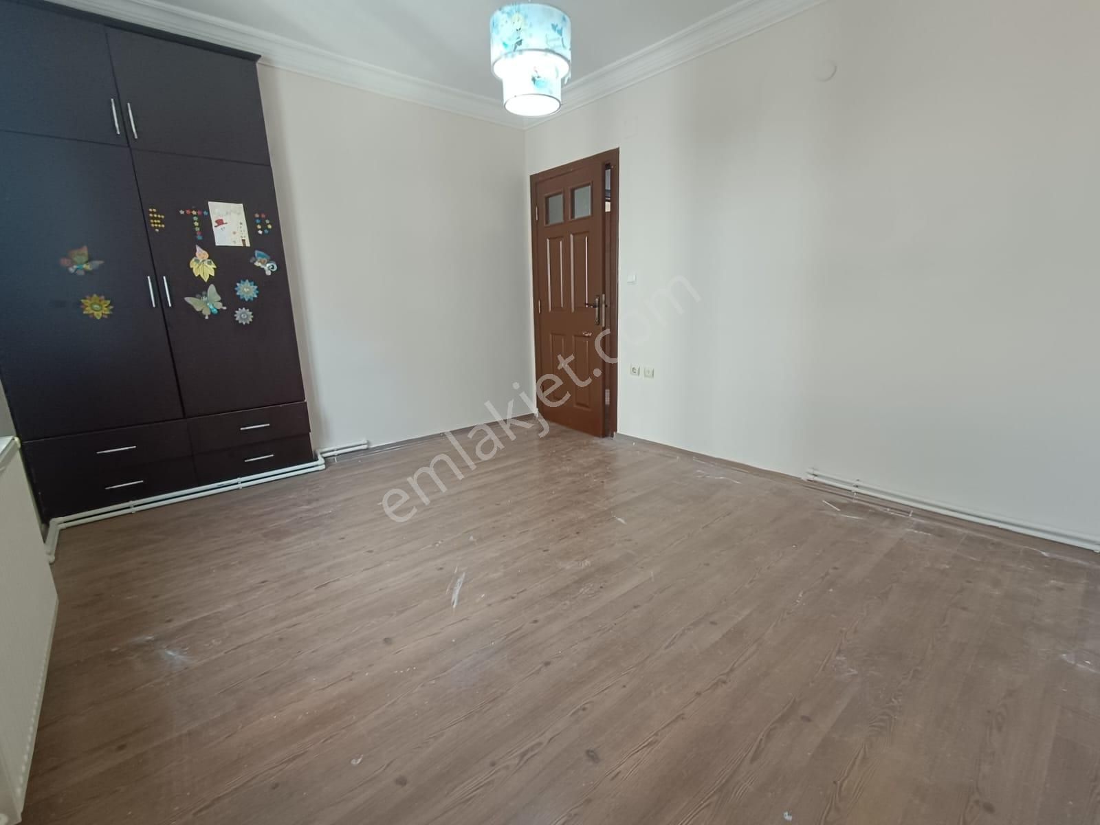 Toros Mahallesi T. Özala Yürüme Mesafesinde 3+1 Kapalı Mutfak+doğalgazlı+cam Balkonlu+satılık Daire - Görsel 13