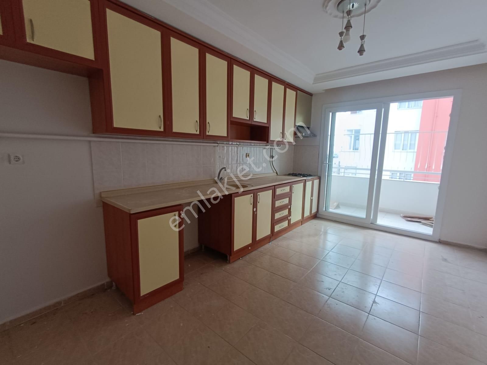 Toros Mahallesi T. Özala Yürüme Mesafesinde 3+1 Kapalı Mutfak+doğalgazlı+cam Balkonlu+satılık Daire - Görsel 4