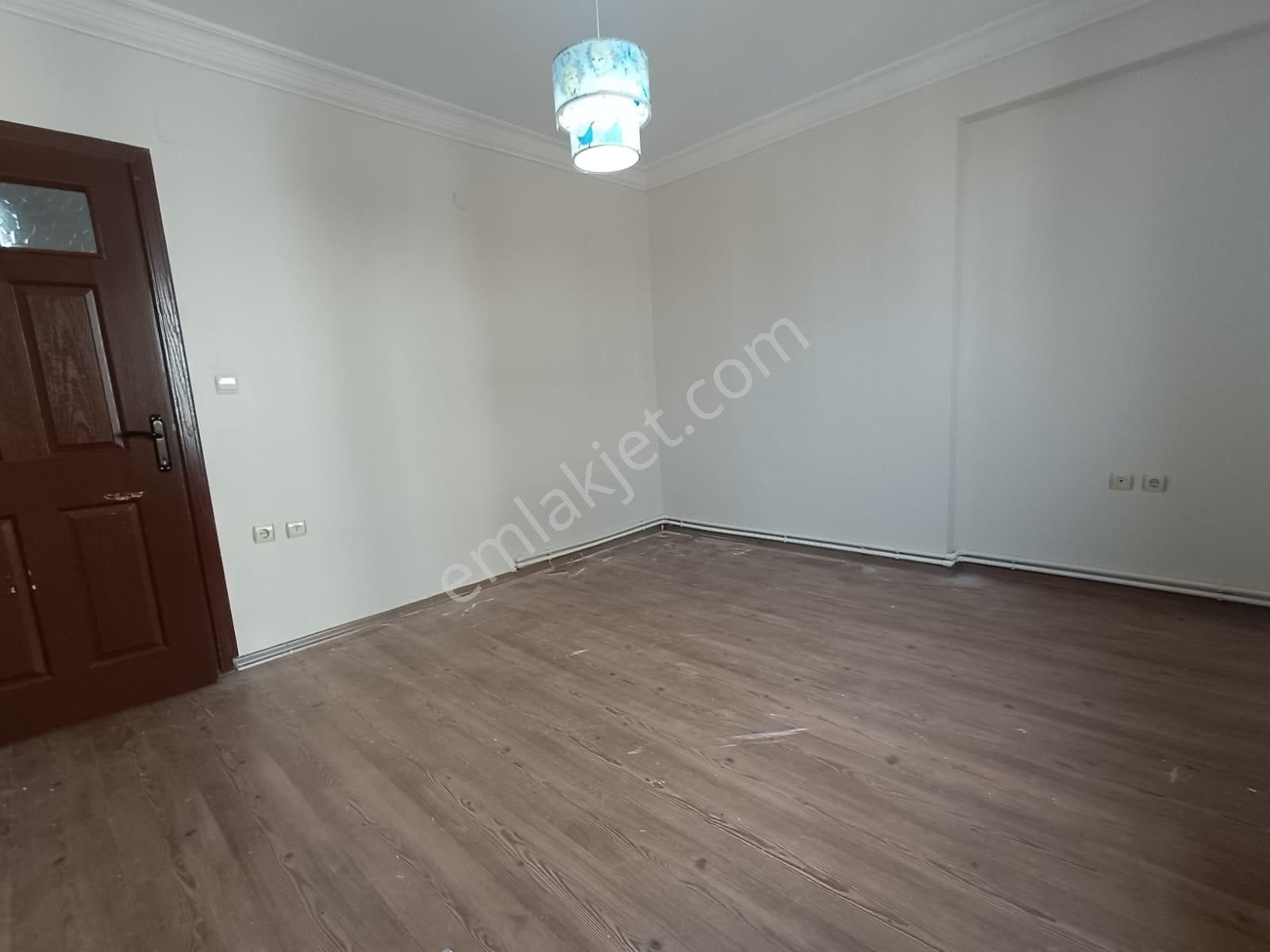 Toros Mahallesi T. Özala Yürüme Mesafesinde 3+1 Kapalı Mutfak+doğalgazlı+cam Balkonlu+satılık Daire - Görsel 14