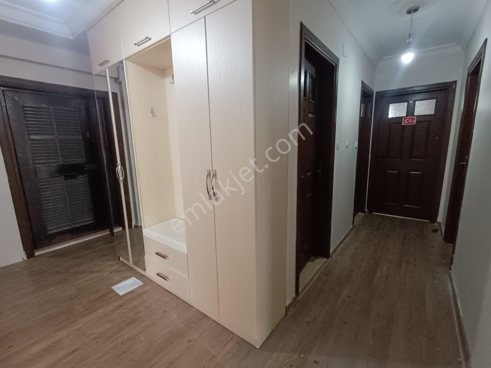 Toros Mahallesi T. Özala Yürüme Mesafesinde 3+1 Kapalı Mutfak+doğalgazlı+cam Balkonlu+satılık Daire - Görsel 7