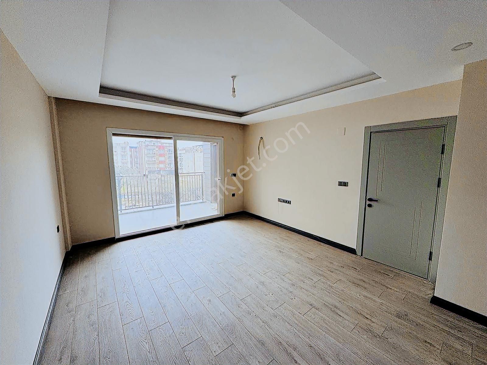 Kuşadası Davutlar'da Ara Kat Ebeveyn Banyolu Satılık 2+1 Daire - Görsel 4