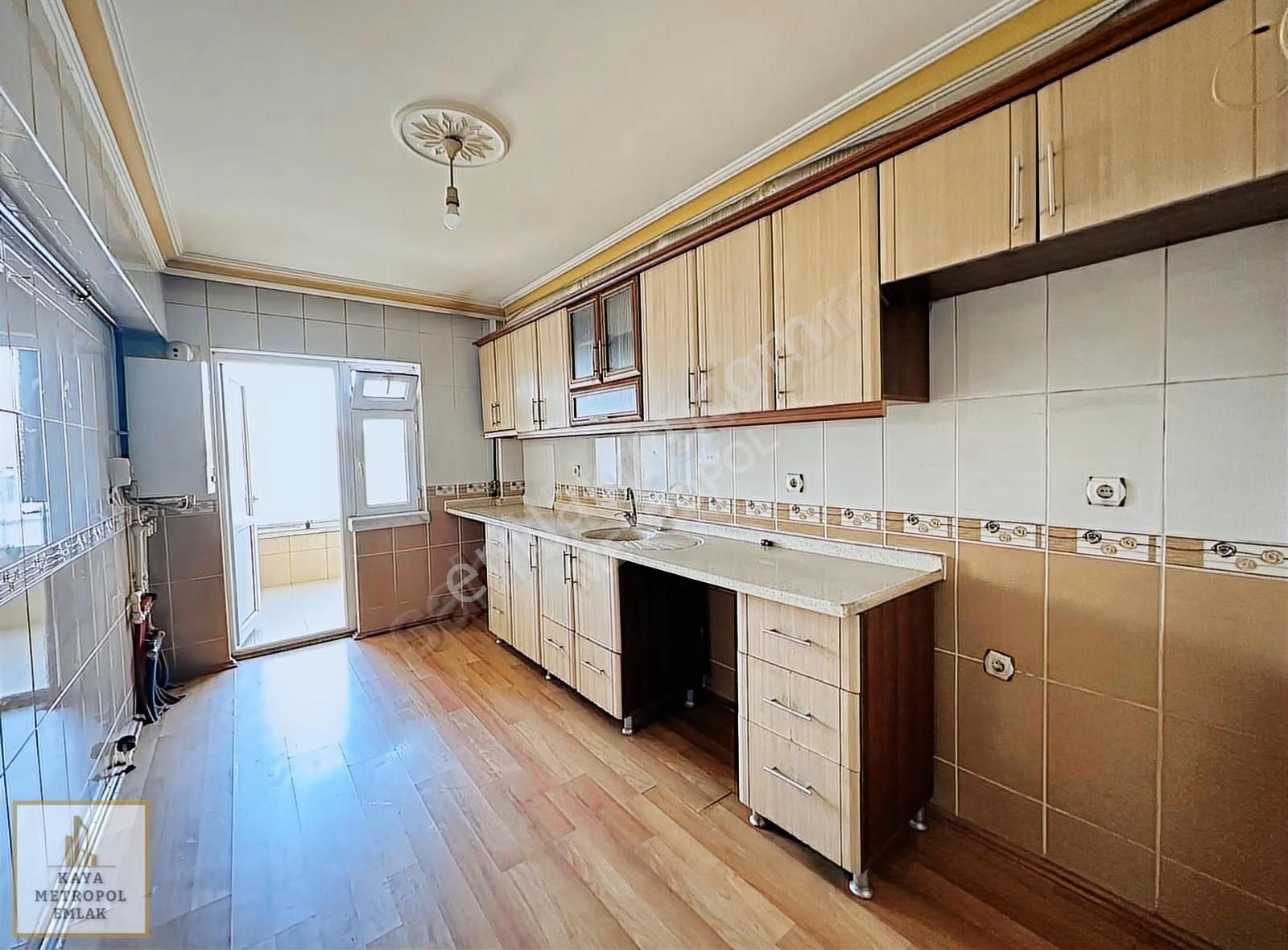 Piyade Mahallesi Ön Cephe Ara Kat 2+1 Geniş İskanlı Mantolamalı