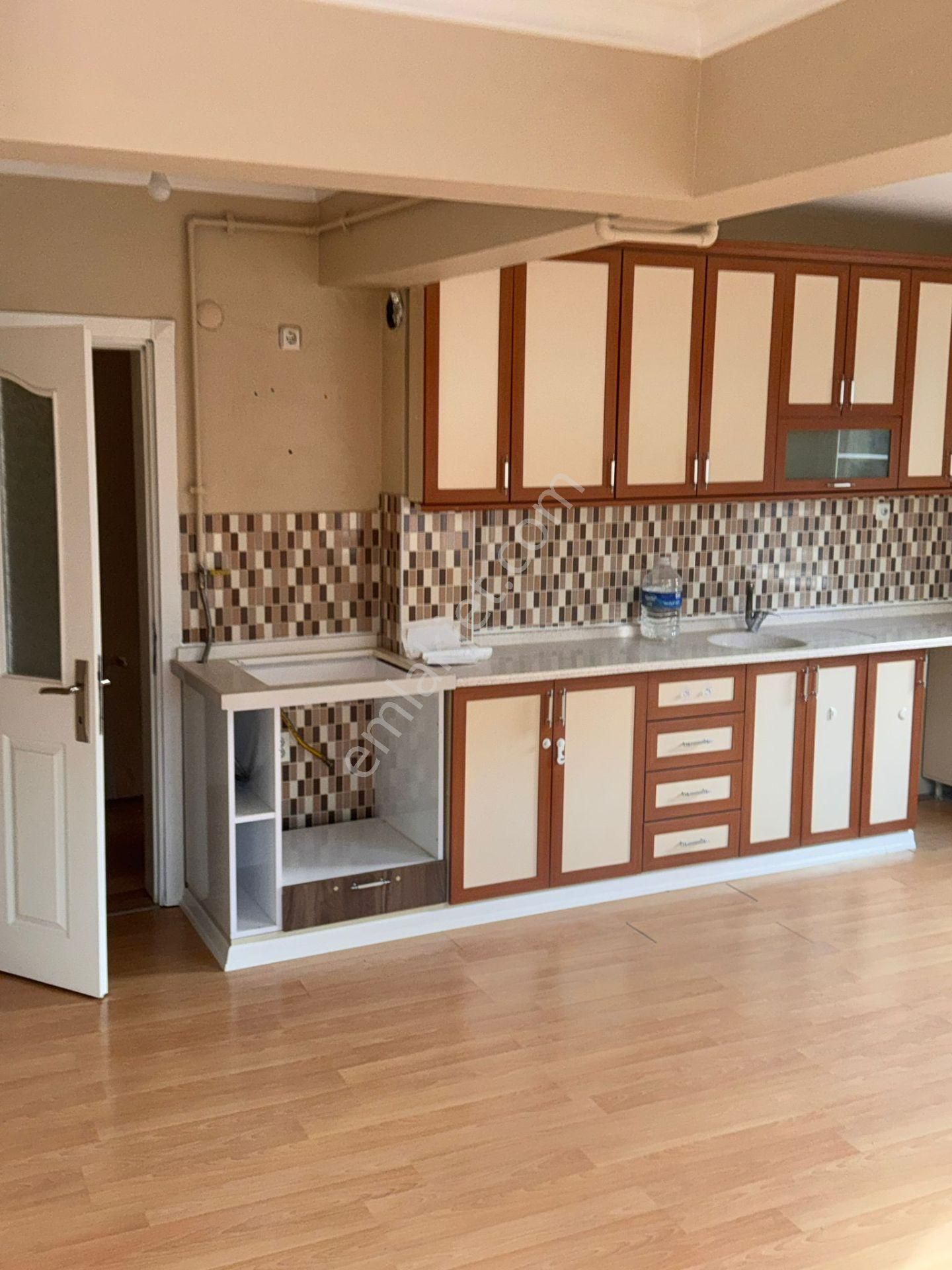 Millet Mahallesinde Kafeler Caddesine Yakın 2+1 Daire - Görsel 17