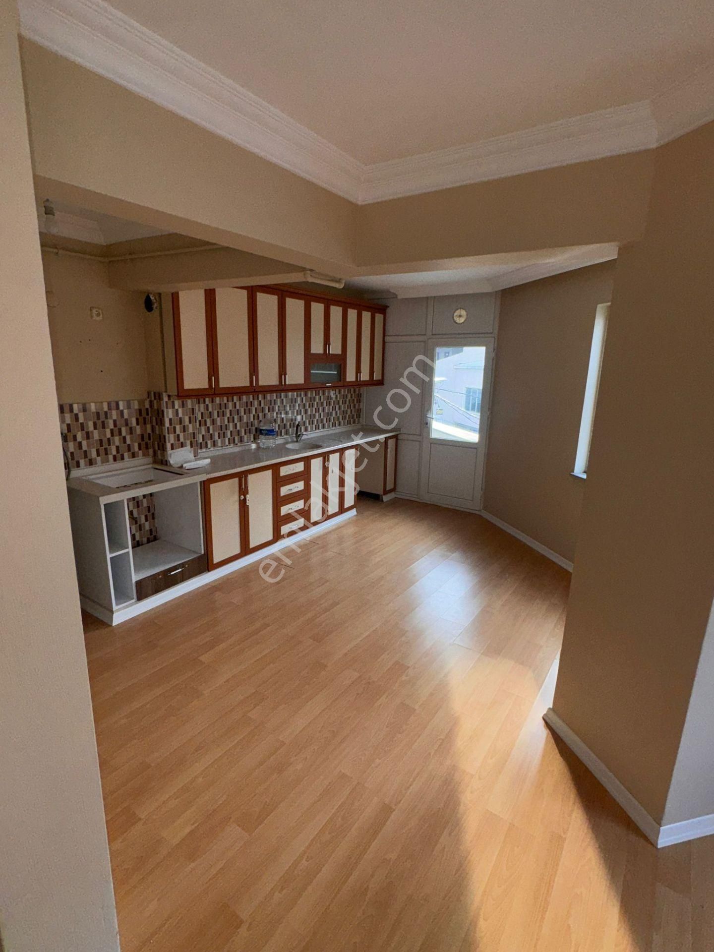 Millet Mahallesinde Kafeler Caddesine Yakın 2+1 Daire - Görsel 13