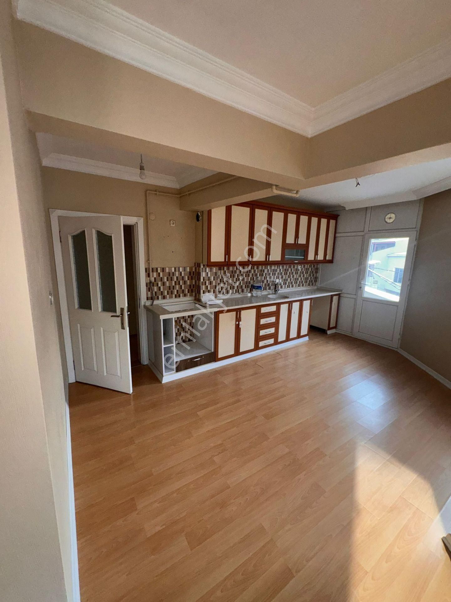 Millet Mahallesinde Kafeler Caddesine Yakın 2+1 Daire - Görsel 11