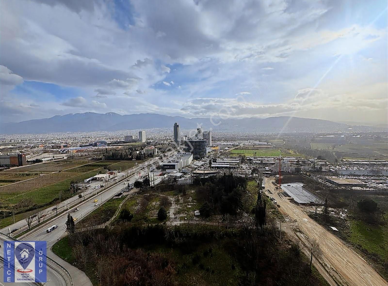 Biçen Plaza'da 145m² Teraslı 16. Kat Dubleks Ofis