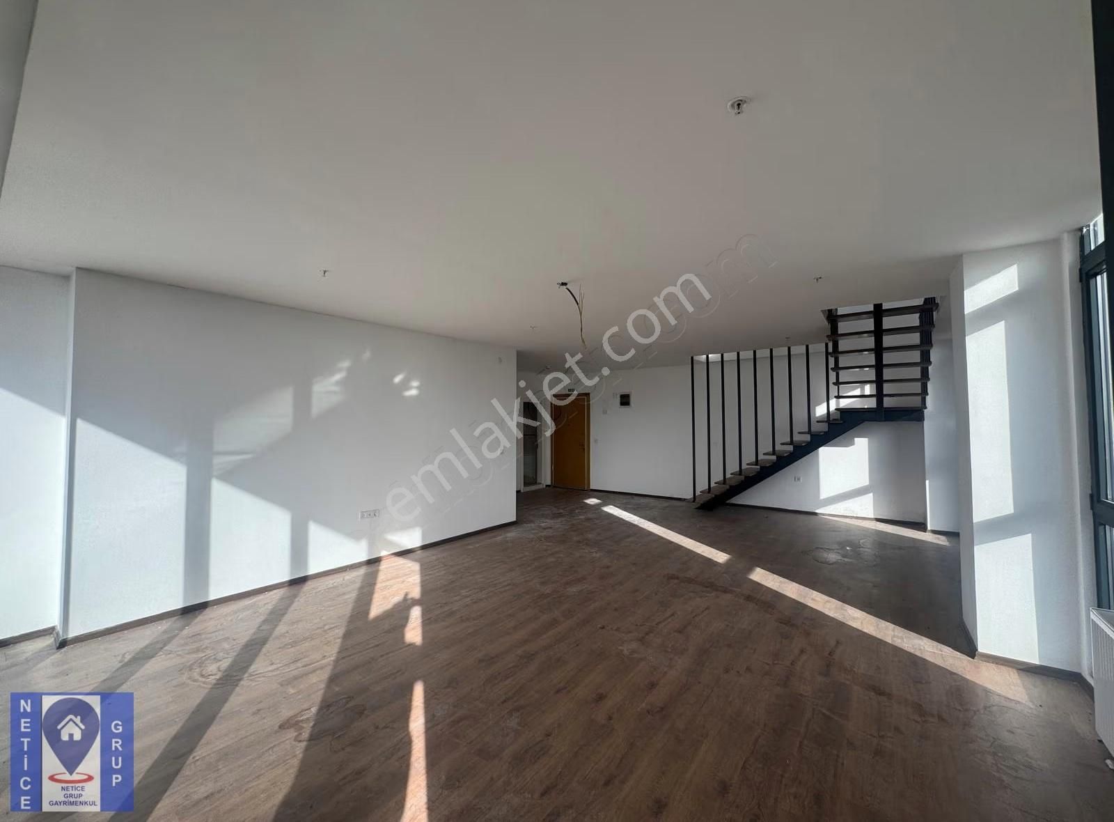 Biçen Plaza'da 145m² Teraslı 16. Kat Dubleks Ofis - Görsel 19