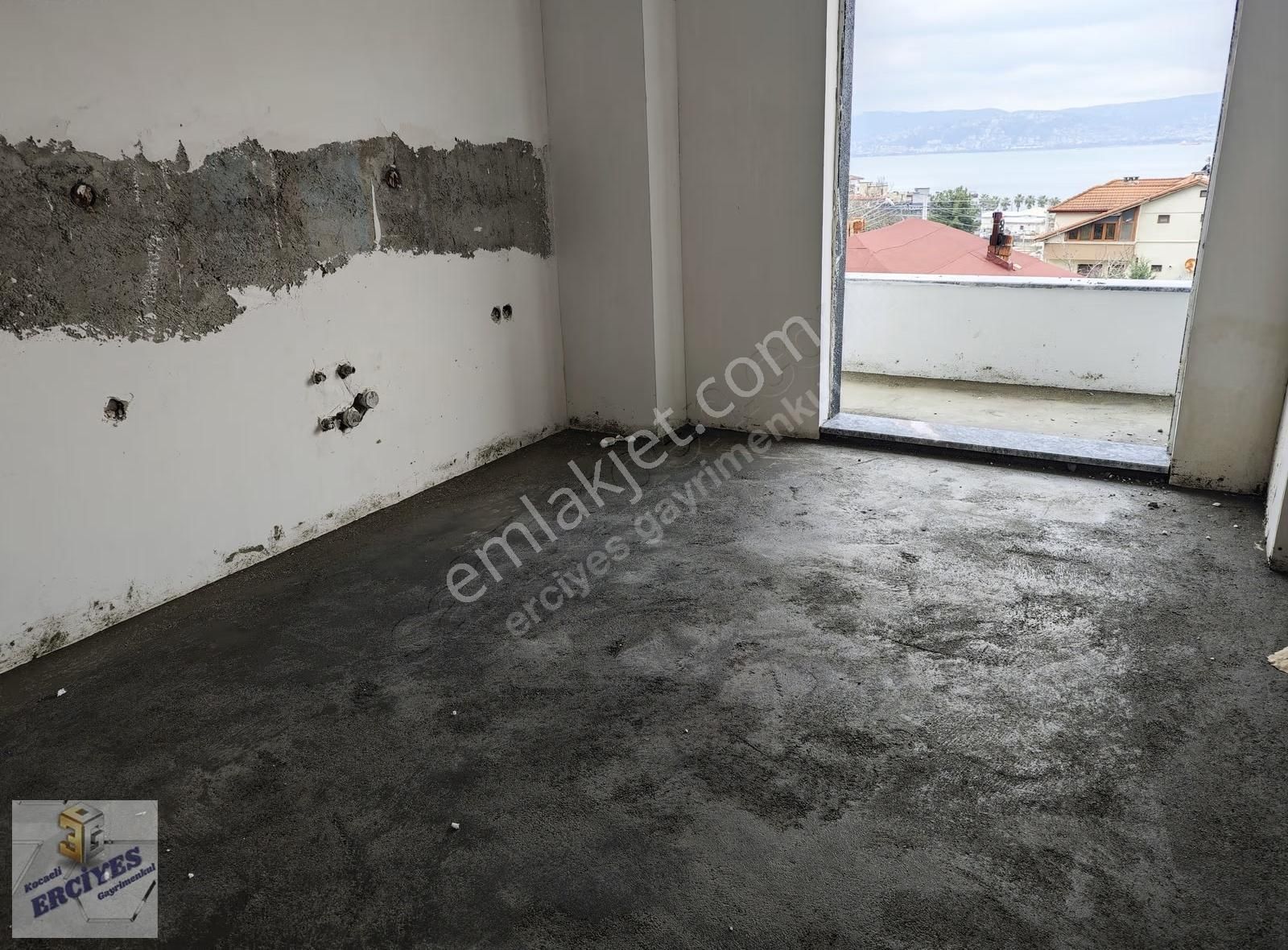 Başiskele Körfez Mah.panoramik Deniz Manzaralı Satılık 2+1 Daire - Görsel 12