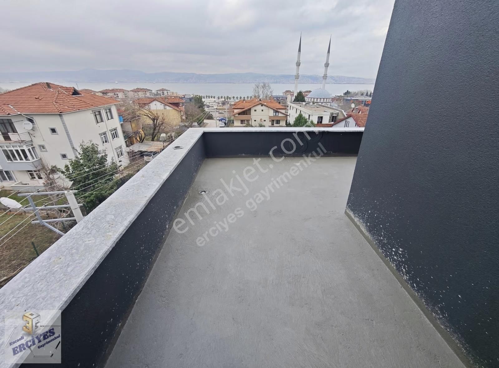 Başiskele Körfez Mah.panoramik Deniz Manzaralı Satılık 2+1 Daire - Görsel 10