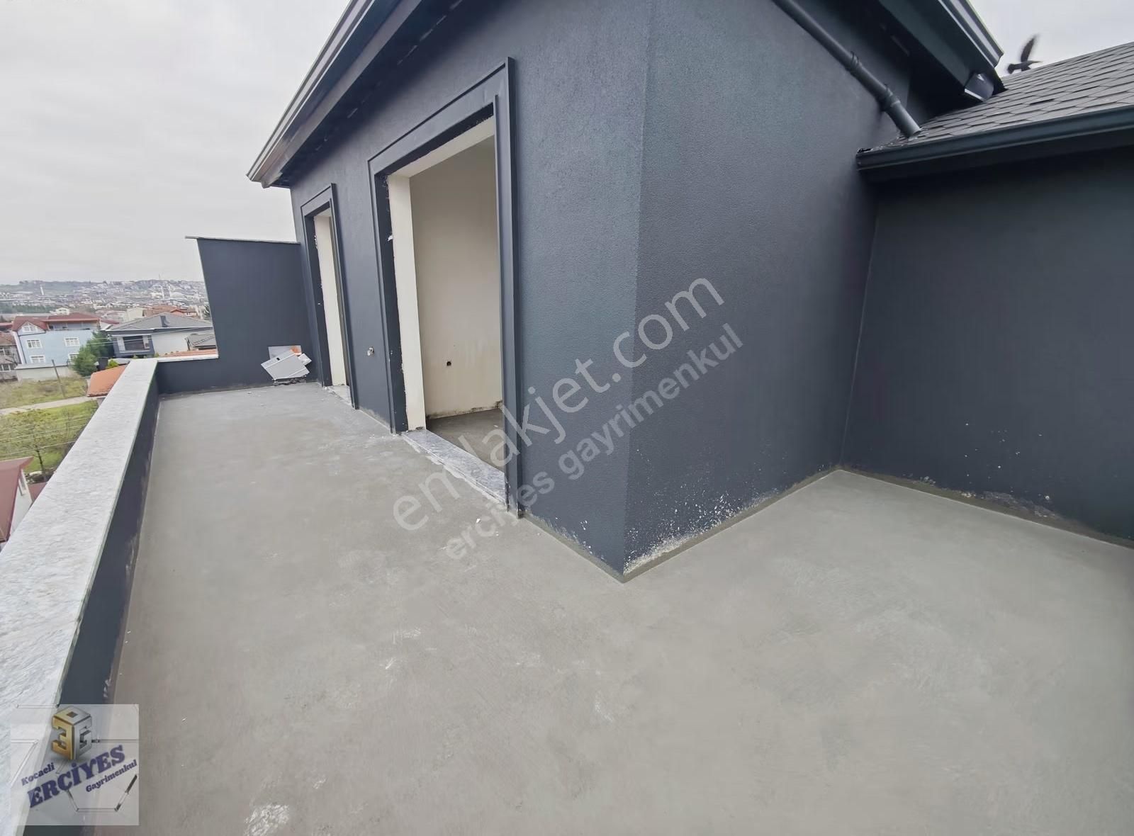 Başiskele Körfez Mah.panoramik Deniz Manzaralı Satılık 2+1 Daire - Görsel 13