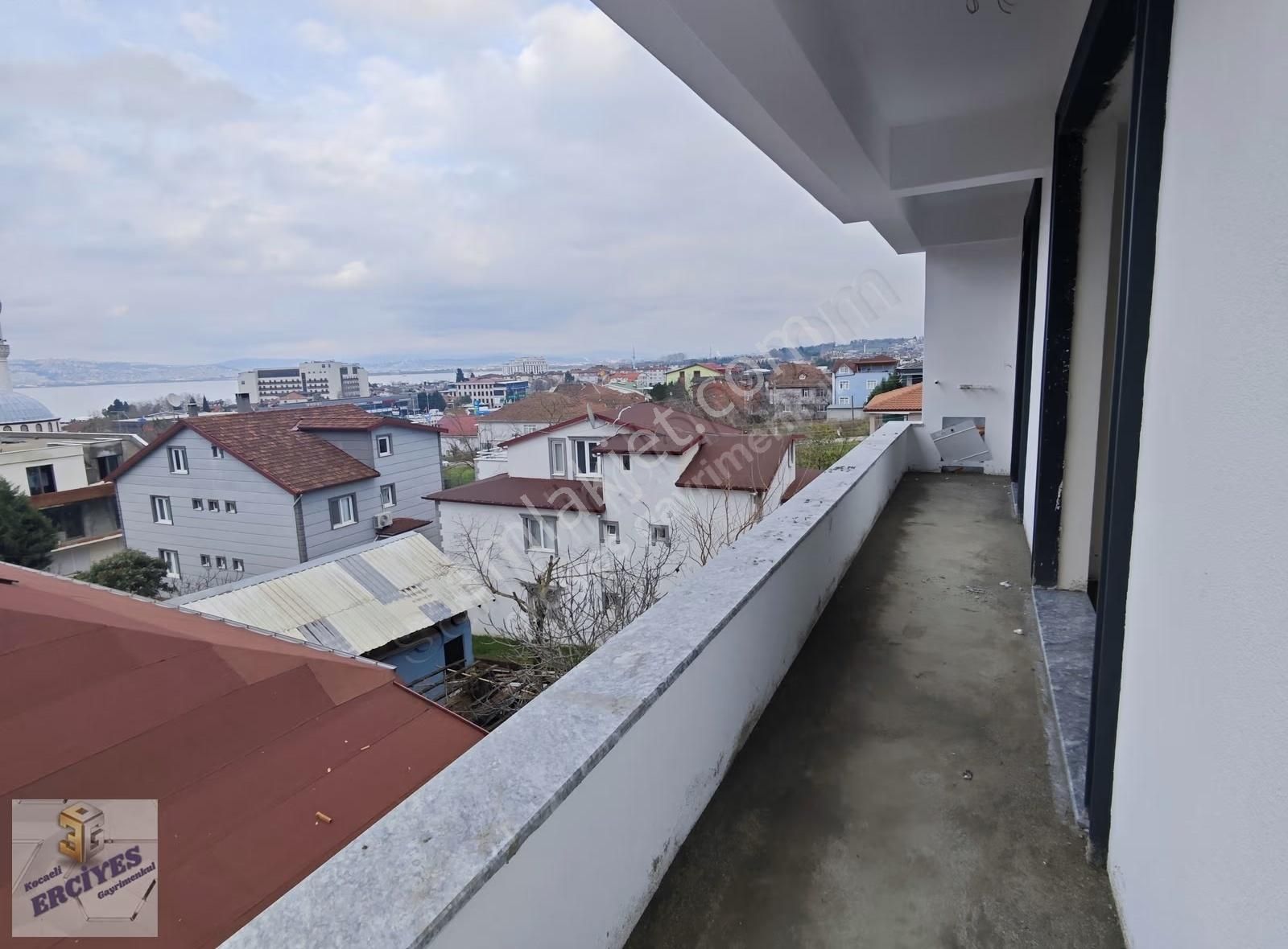 Başiskele Körfez Mah.panoramik Deniz Manzaralı Satılık 2+1 Daire - Görsel 18