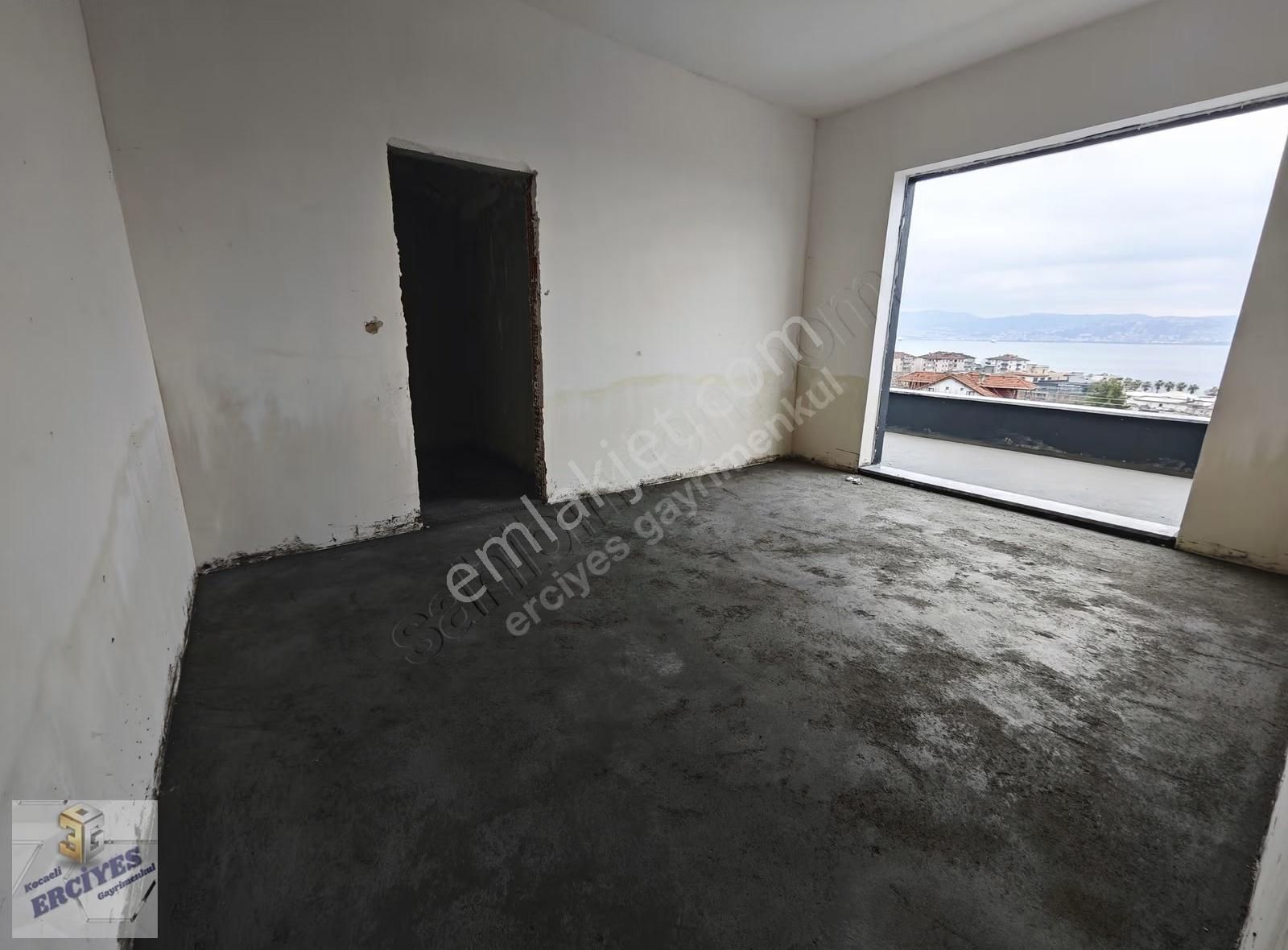 Başiskele Körfez Mah.panoramik Deniz Manzaralı Satılık 2+1 Daire - Görsel 15
