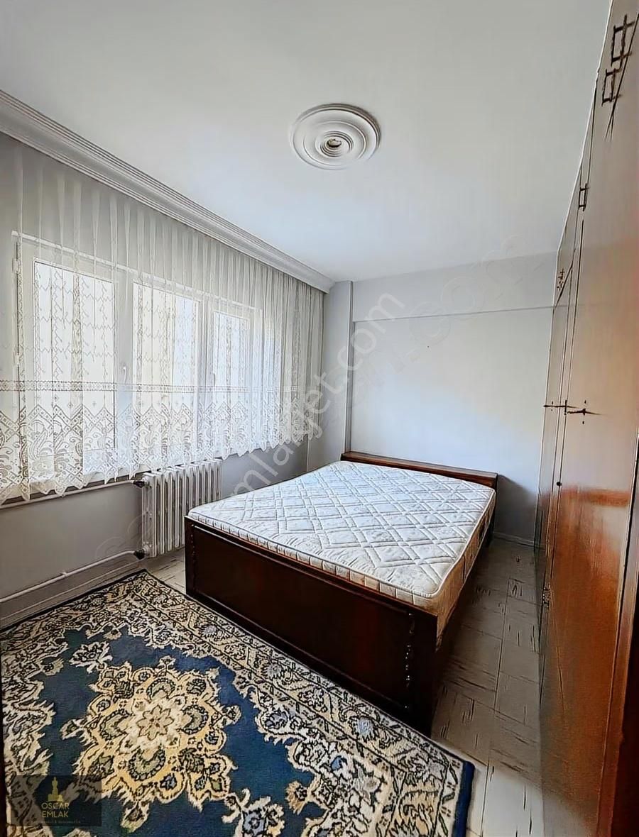 Oscar'dan - Eşyalı Balkan Caddesi Üzeri Balkonlu 3+1 - Görsel 3