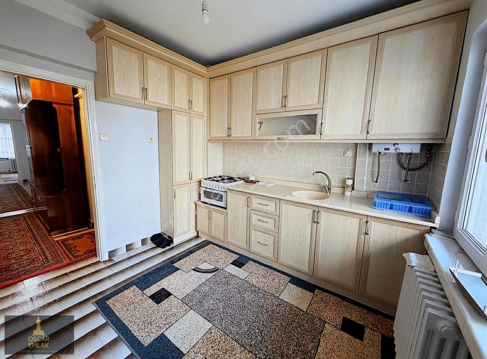 Oscar'dan - Eşyalı Balkan Caddesi Üzeri Balkonlu 3+1 - Görsel 21