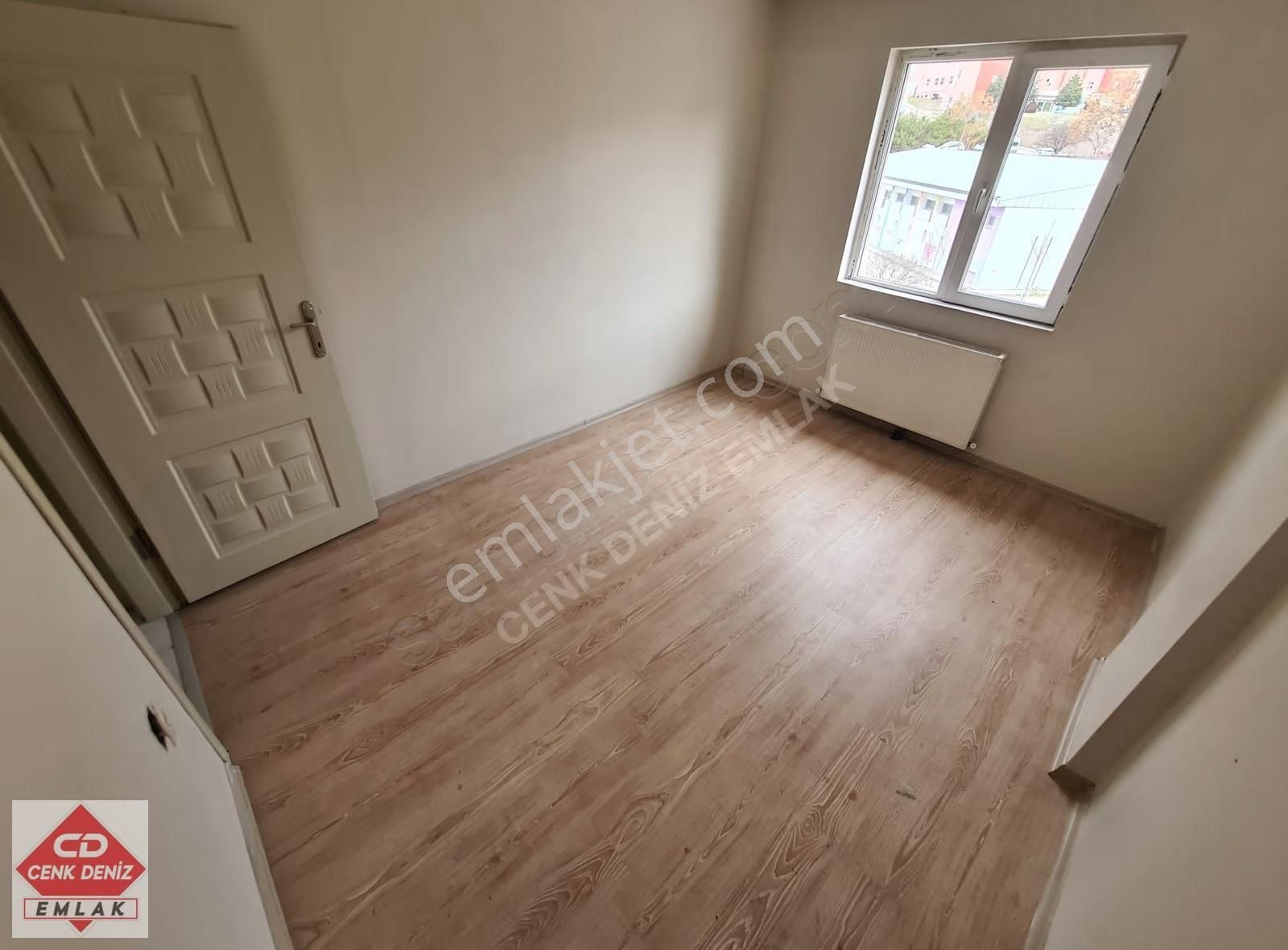 Bahçelerüstü Mah. 57.sk 'da 3.kat Asansörlü 2-balkonlu 3+1 Daire