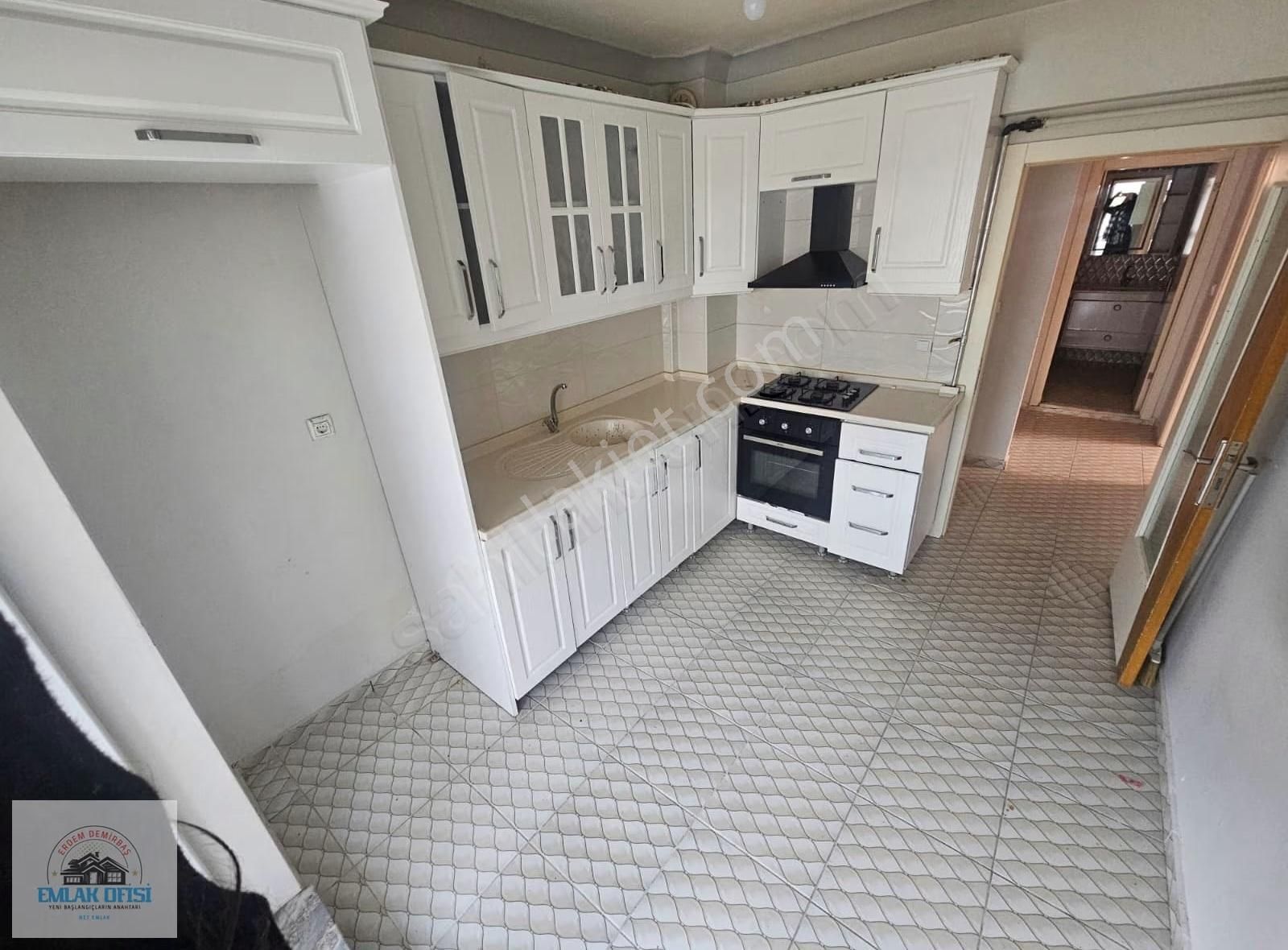 Net Emlaktan Merkezde 3+1 Y. Giriş Fuzul Eve Eminevime Uygun - Görsel 4