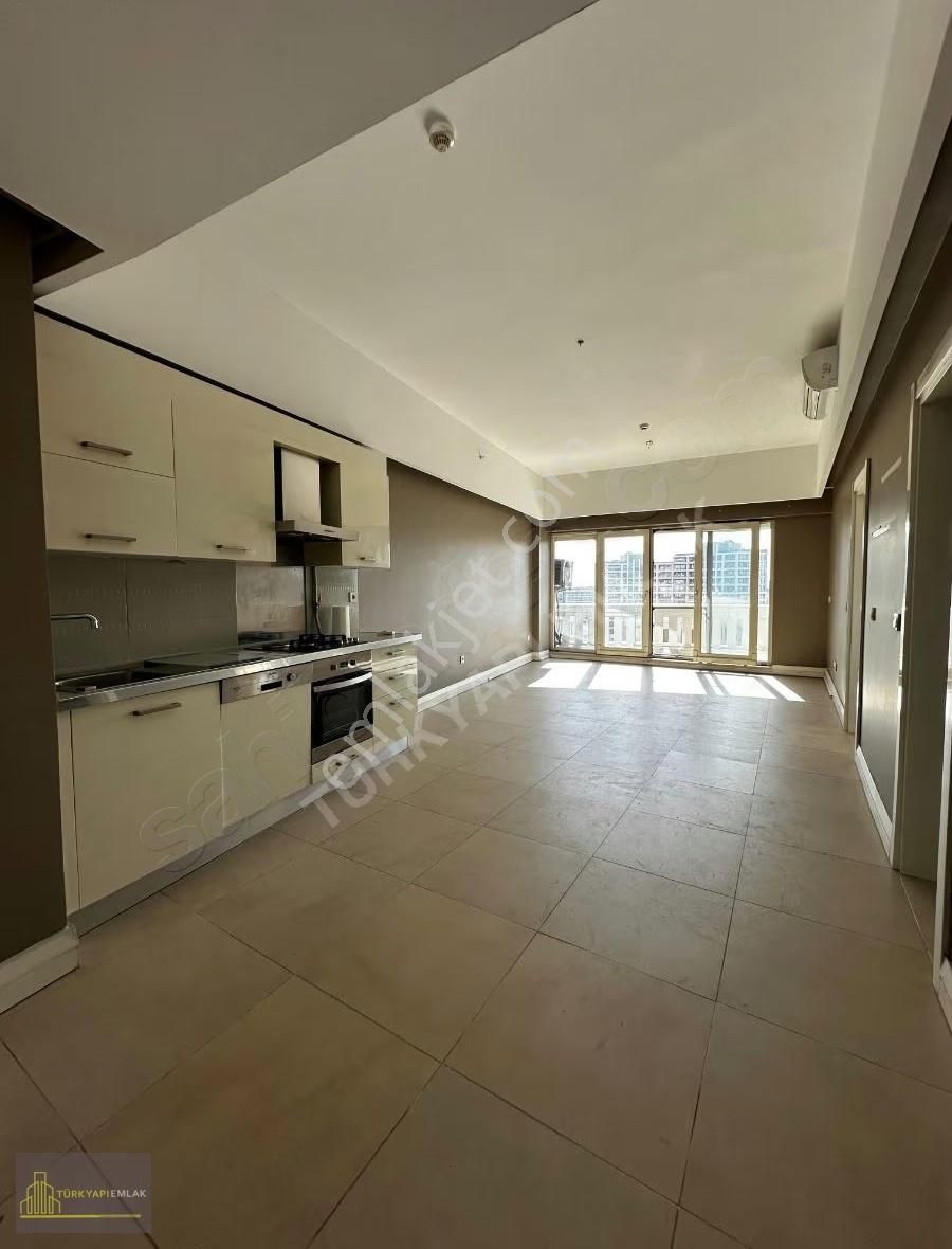 İstanbul Saraylarında Kiralık 1+1 Balkonlu Daire - Görsel 2