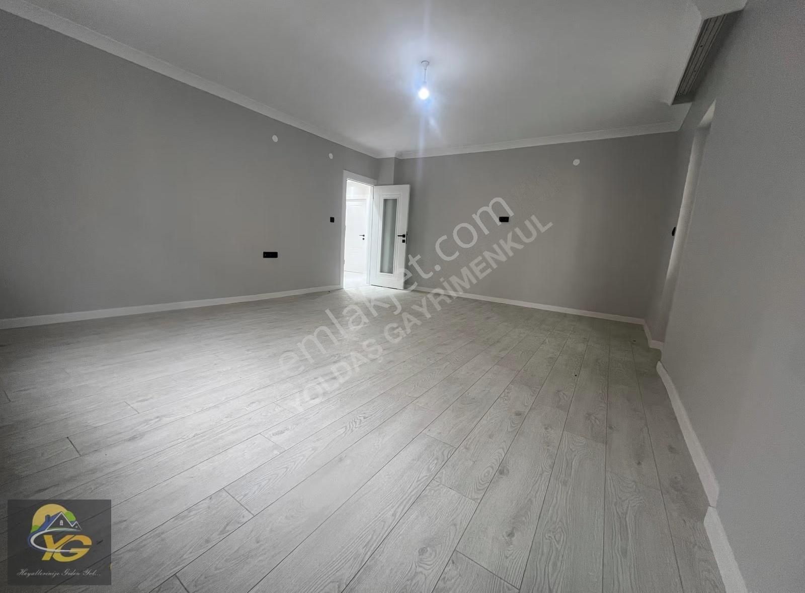 Sincan İstasyon Mah 1.arakat Ön Cephe Salon Bagımsız 135m2 Daire - Görsel 40