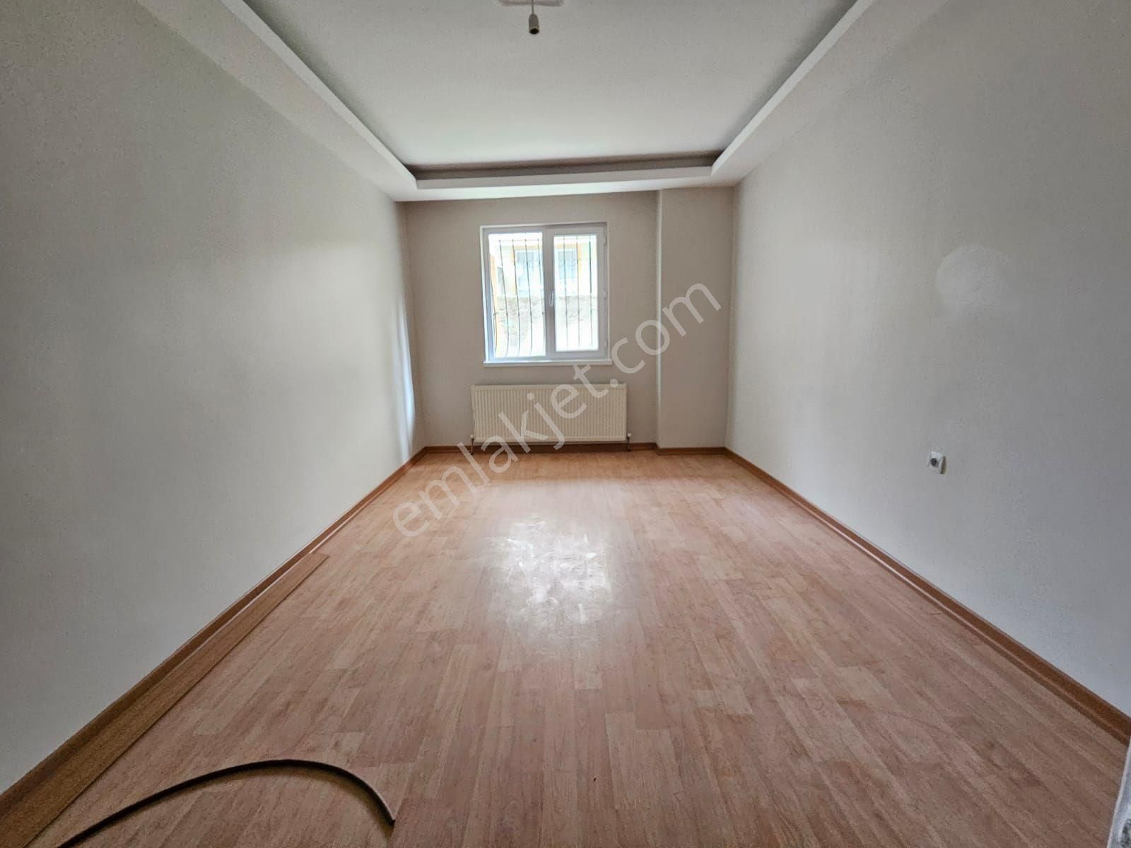 Karapürçek'te Satılık 3+1 Bahçe Katı Muradiye Lisesi Yakını - Görsel 3