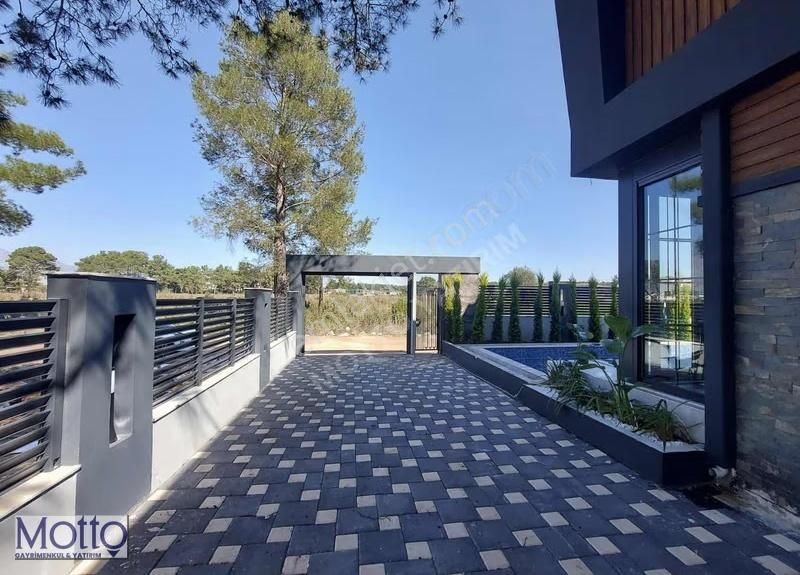 Düzlerçamında Muhteşem Konumda Lüks Villa - Görsel 6