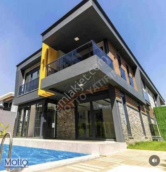 Düzlerçamında Muhteşem Konumda Lüks Villa - Görsel 32