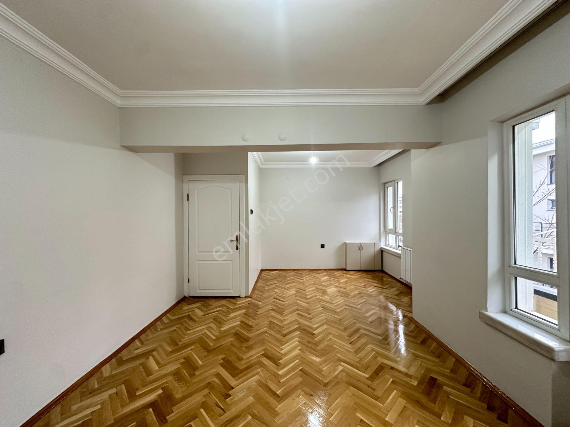 Pursakların En Güzel Yerde!!! Mehmet Zengin'den Bahçeli Villa 3 Kat 5+1 2 Banyolu - Görsel 20