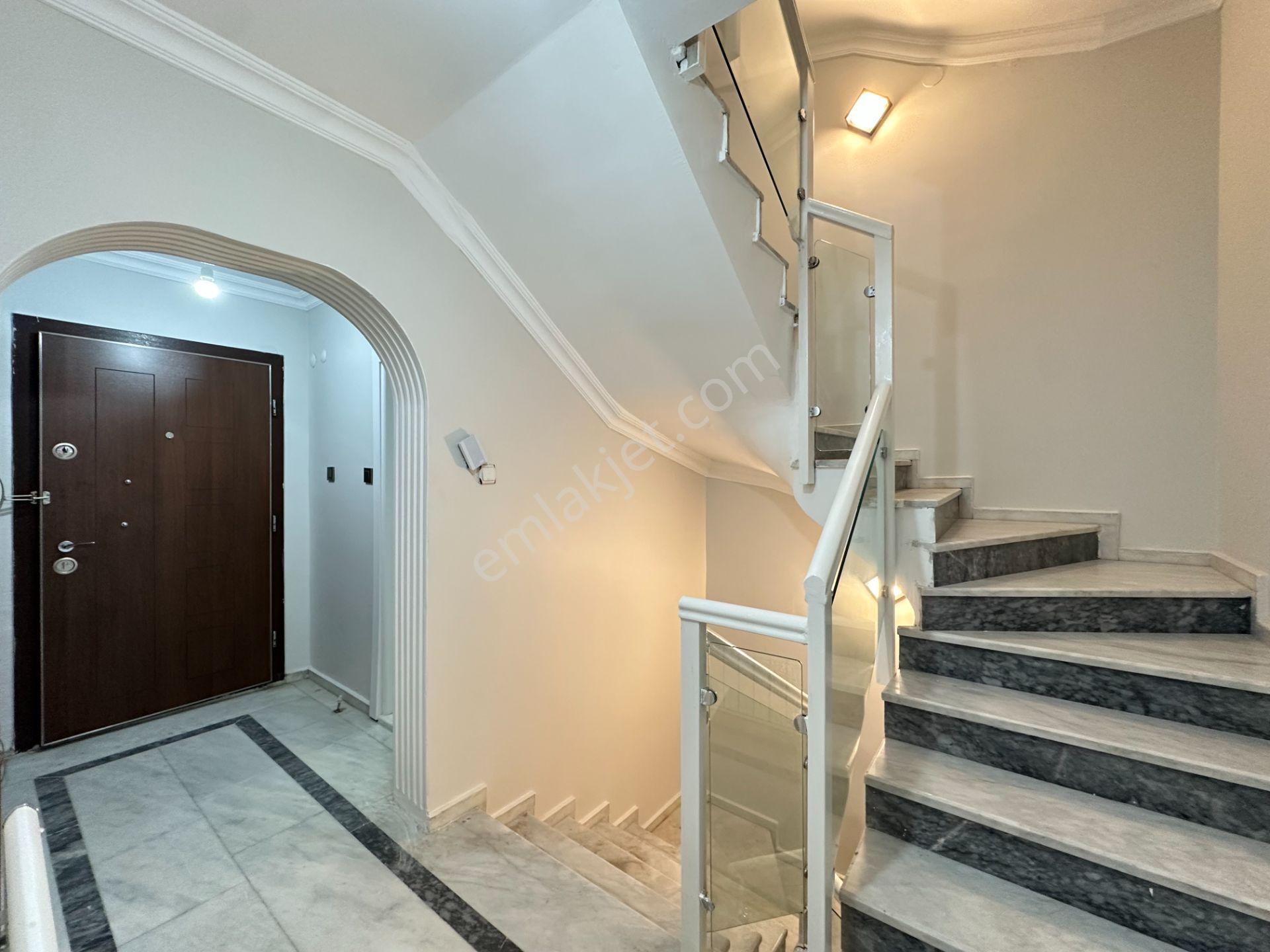 Pursakların En Güzel Yerde!!! Mehmet Zengin'den Bahçeli Villa 3 Kat 5+1 2 Banyolu - Görsel 31