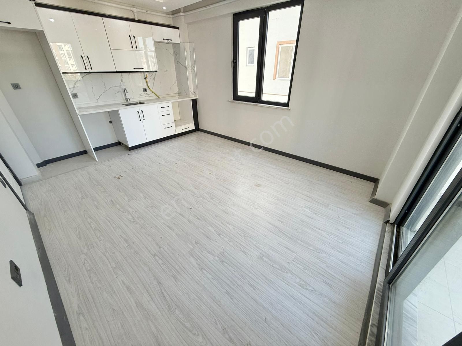 Yükselden Badem Alanında Yerden Isıtma 2+1 Asansörlü Sıfır Daire - Görsel 9