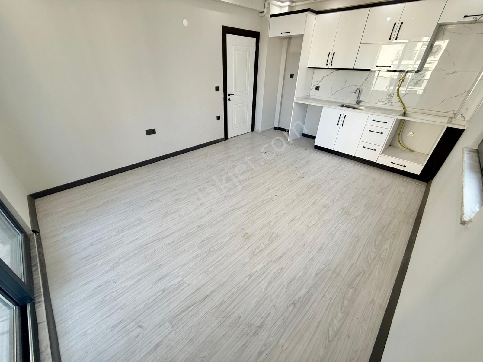 Yükselden Badem Alanında Yerden Isıtma 2+1 Asansörlü Sıfır Daire - Görsel 7