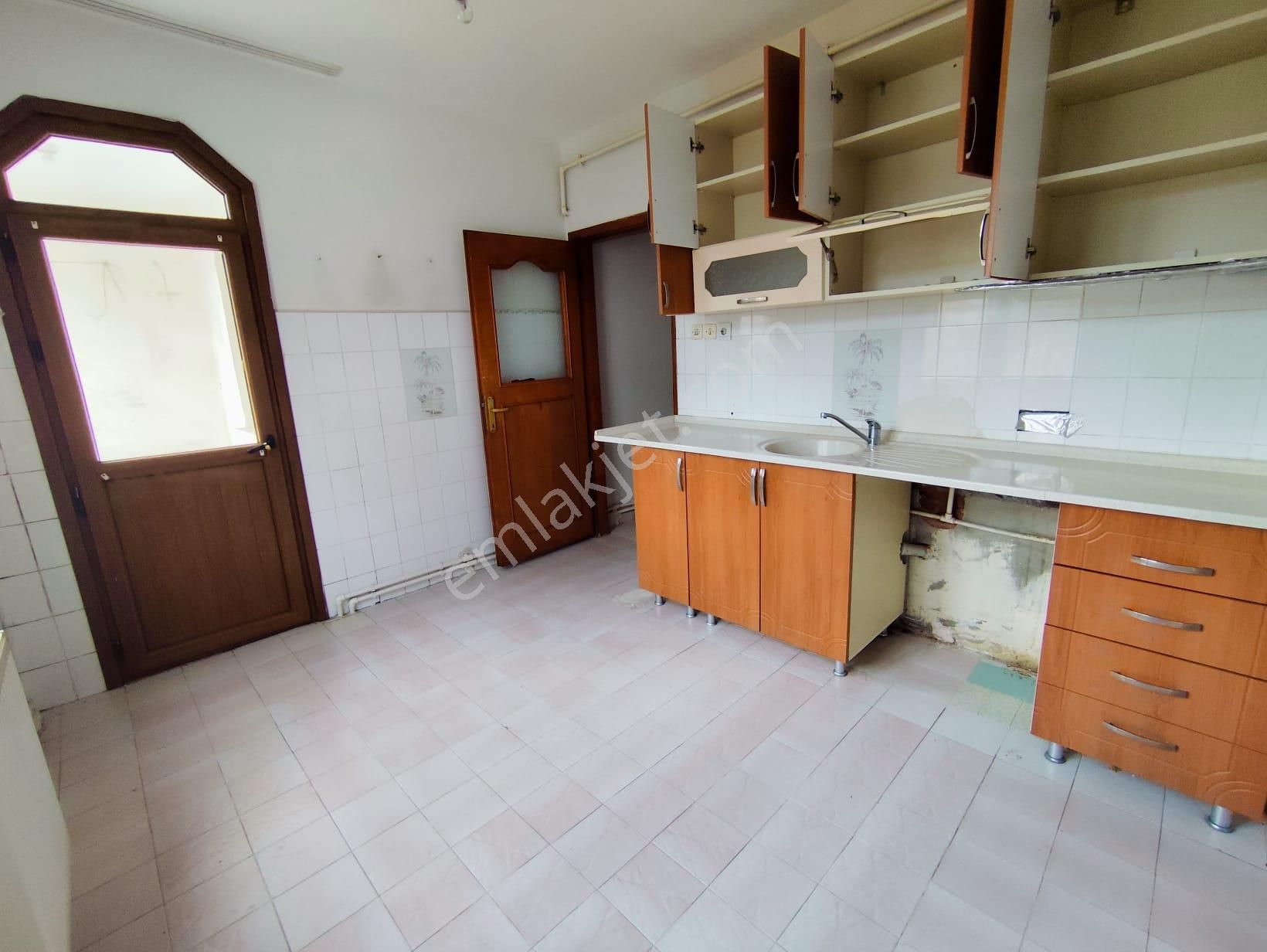 Mertcan Dan Adnan Kahveci Metroya Yürüme Arakat 2+1 Balkonlu Kiralık - Görsel 9