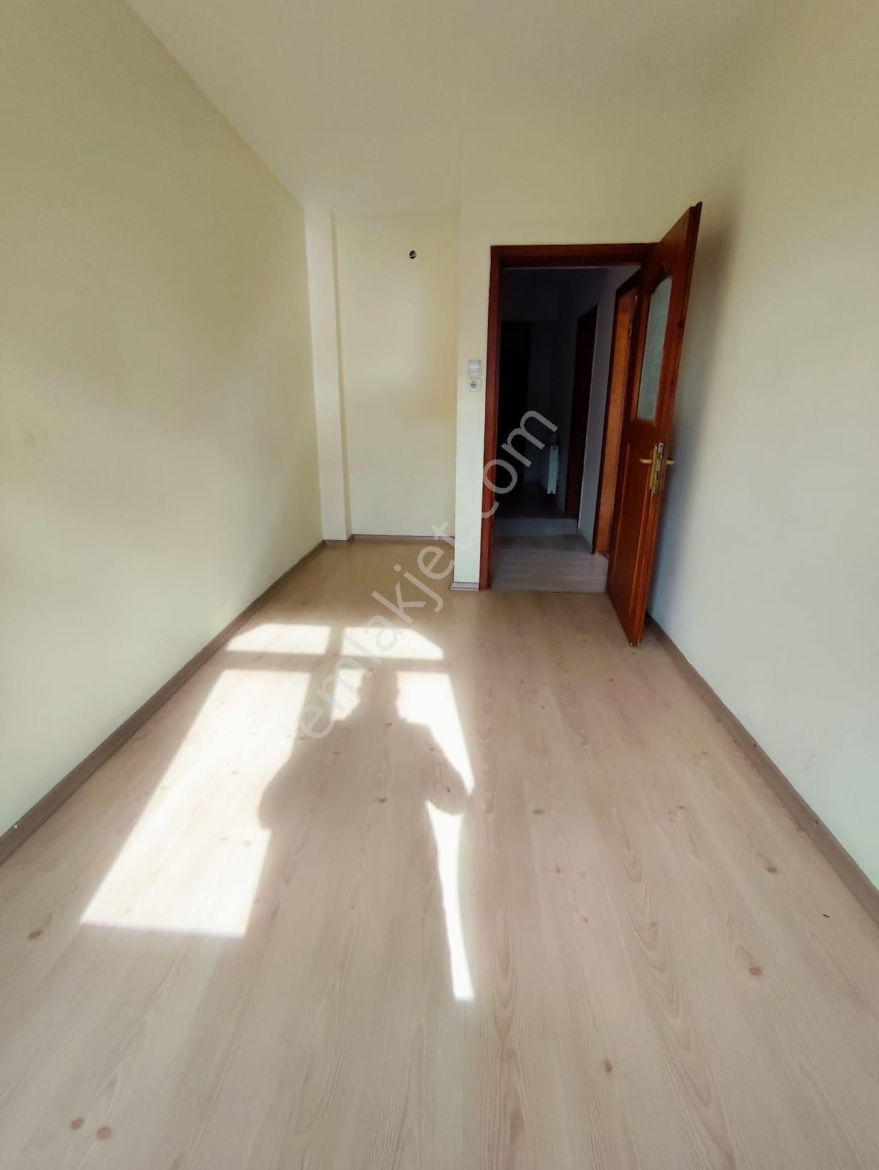 Mertcan Dan Adnan Kahveci Metroya Yürüme Arakat 2+1 Balkonlu Kiralık - Görsel 8