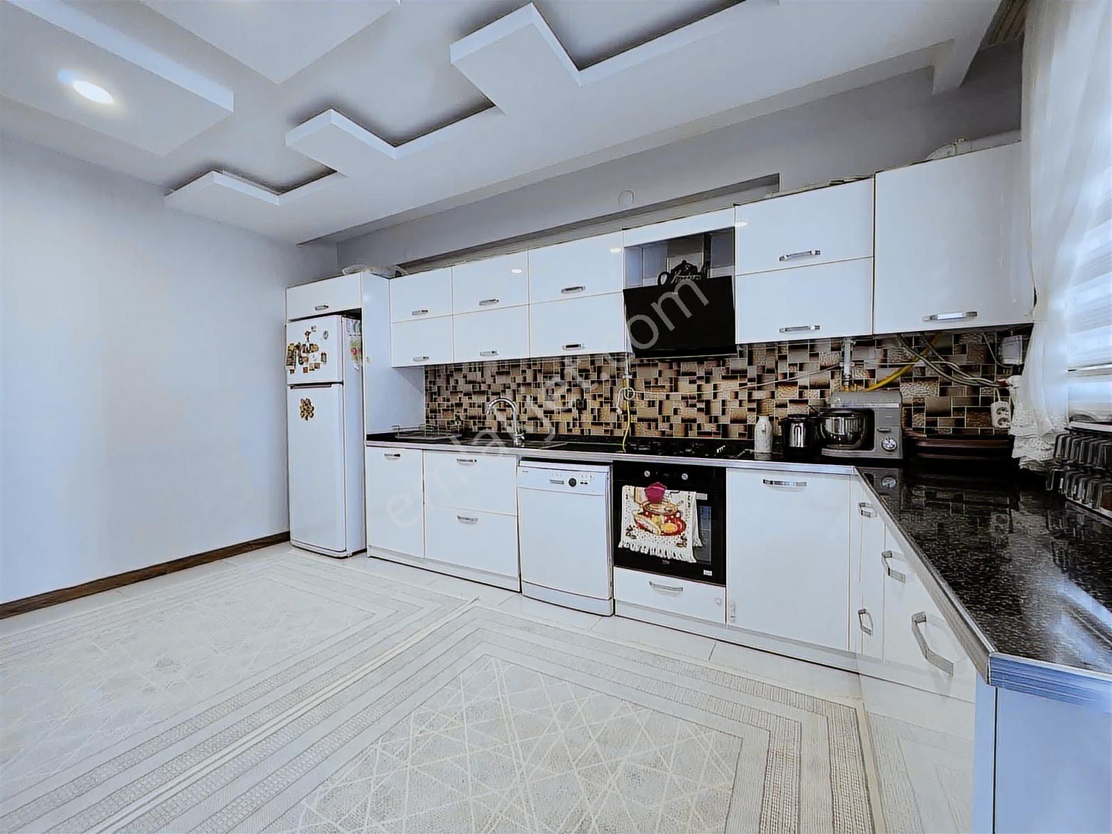 Eras Gayrimenkul'den Fabrika Mahallesinde Satılık Daire