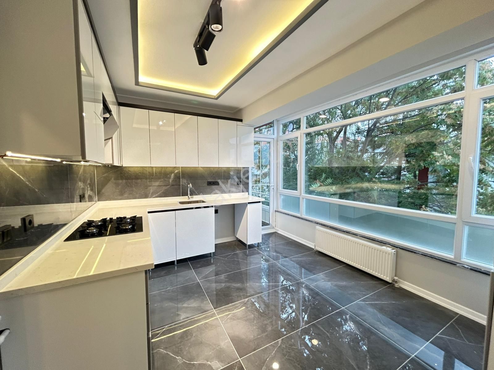 Taner'den Dikmen 29 Mayıs Hast. Yakını 3+1 Çift Banyolu 135m2 Süper Lüks Ön Cephe