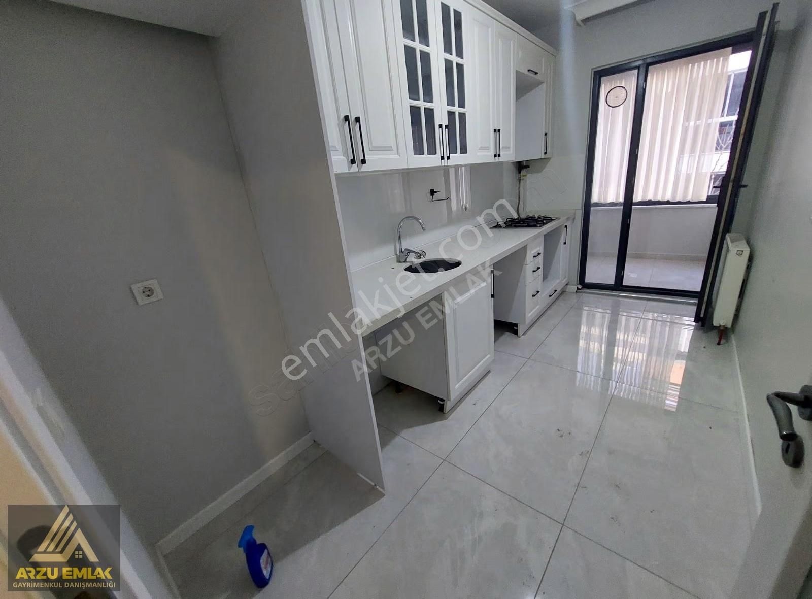 Arzu Emlaktan 1 Yaşında Gazi Mah Fırsat Daire Asansörlü 2. Kat - Görsel 23