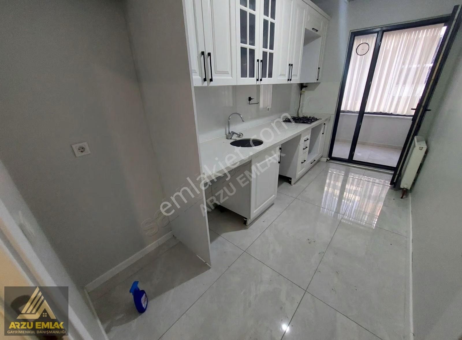 Arzu Emlaktan 1 Yaşında Gazi Mah Fırsat Daire Asansörlü 2. Kat - Görsel 7