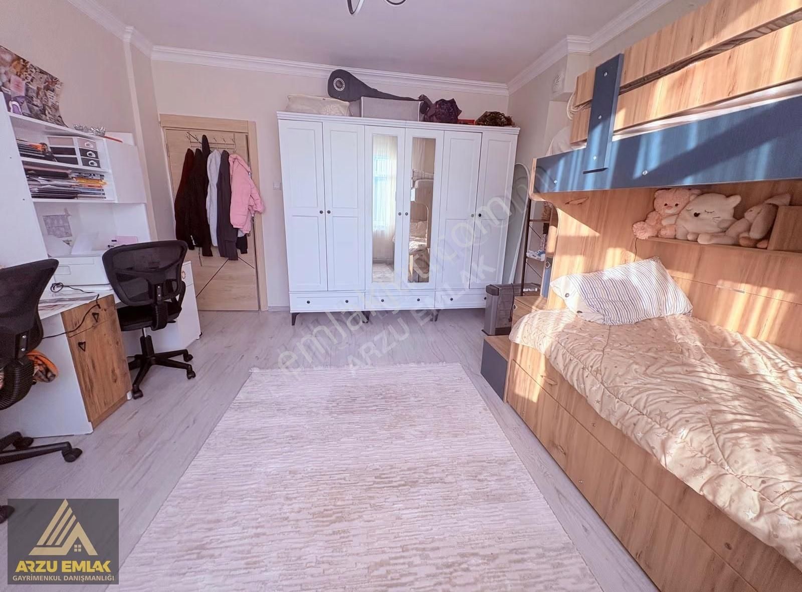 Arzu Emlaktan Gazi Mah Satılık Masrafsız 3.kat 3+1 Daire - Görsel 4