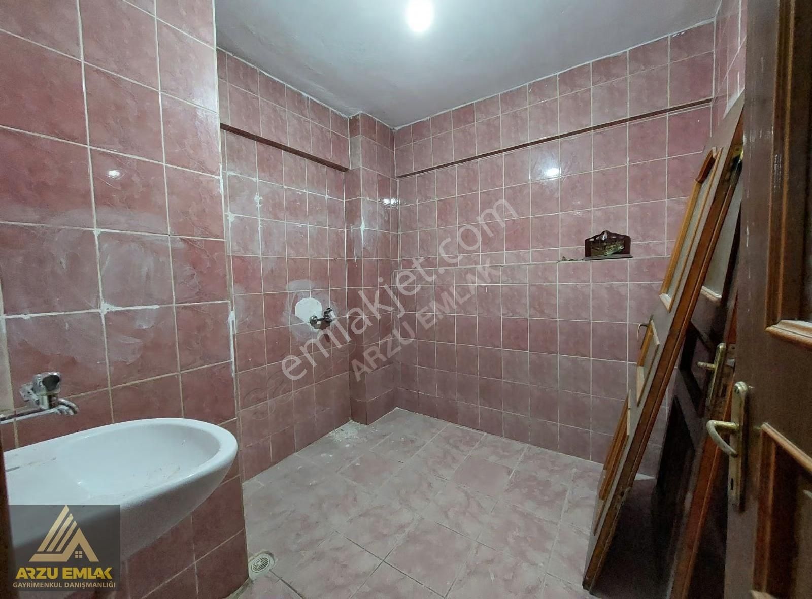 Arzu Emlaktan 75.yıl Mah. Satılık 2+1 Yatırımlık Bahçekat Daire - Görsel 12