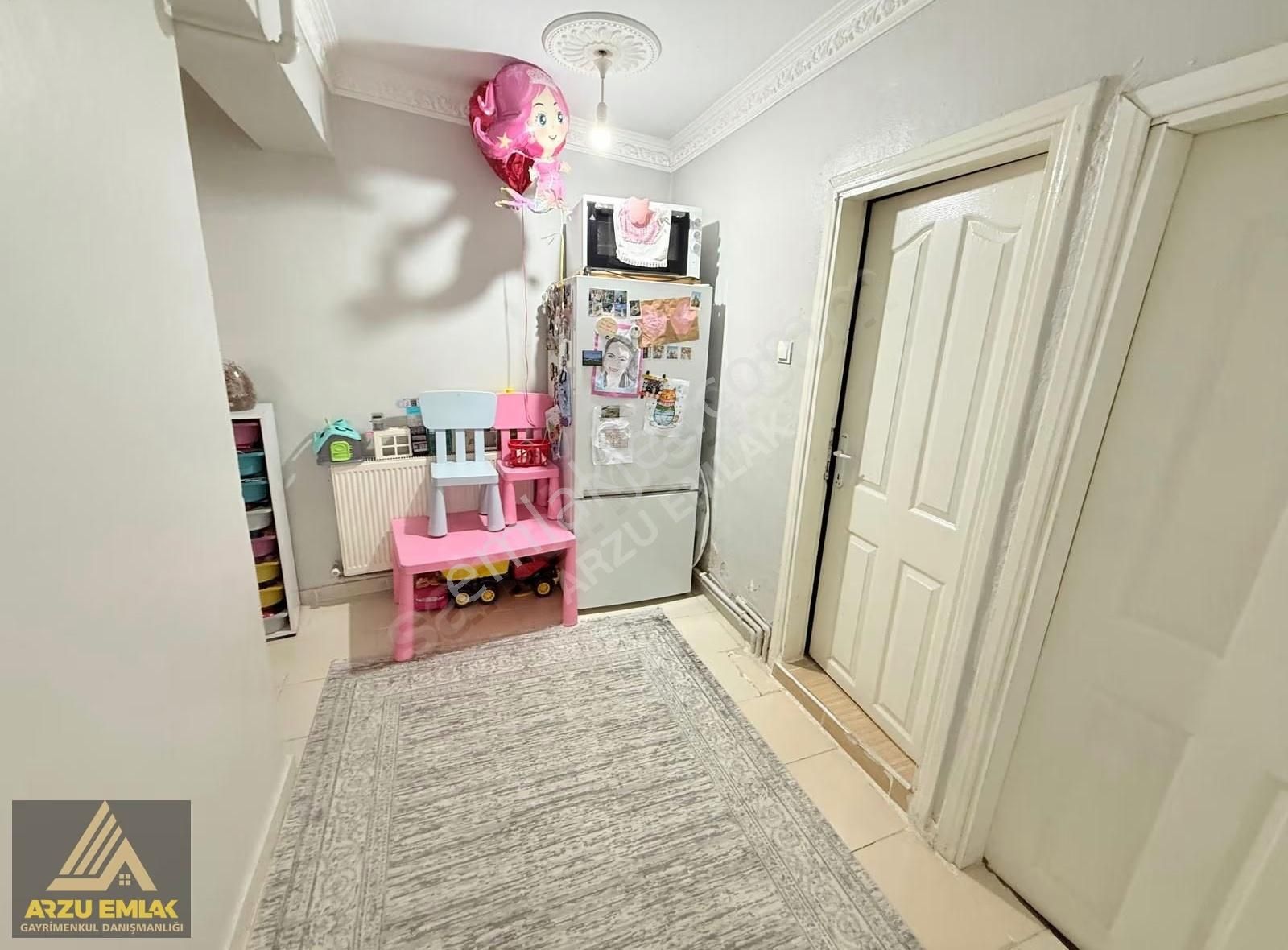 Arzu Emlak'tan Gazi Mah.satılık 1+1 Toprak Hisseli Ara Kat Daire - Görsel 5