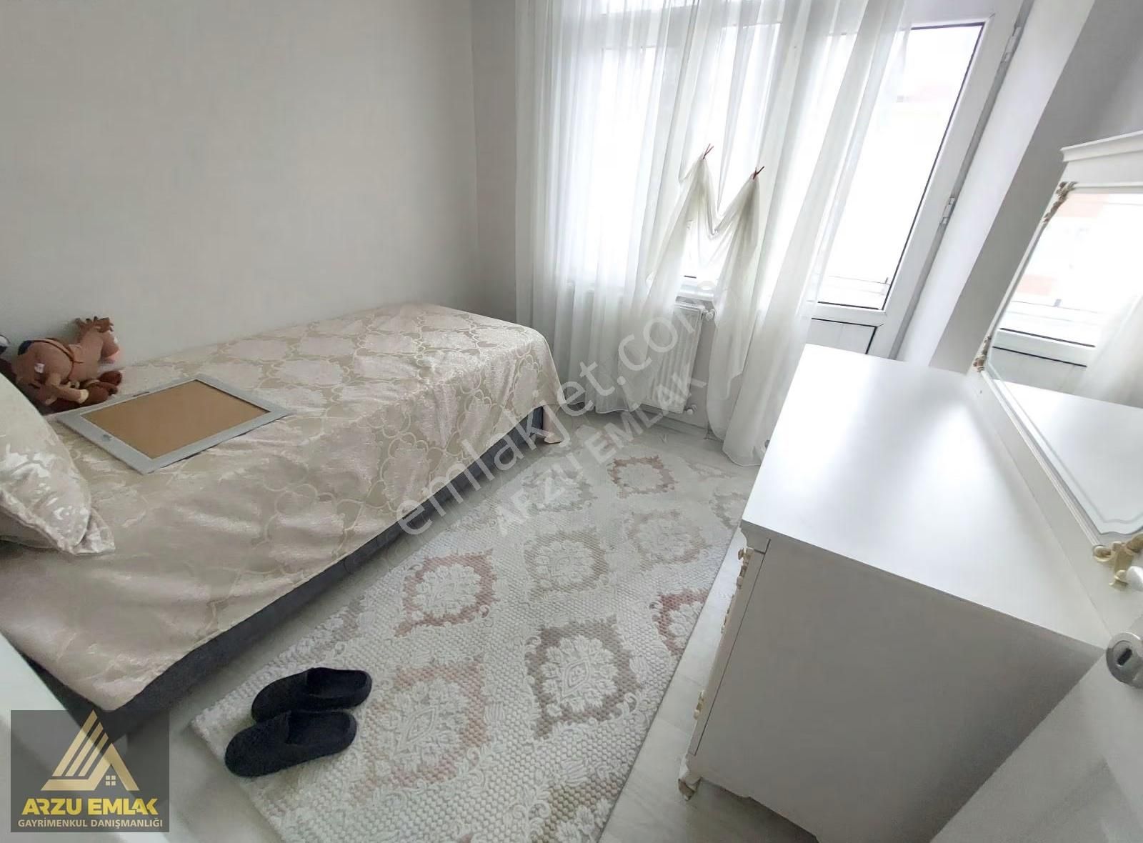 Arzu Emlaktan Gazi Mah. Okul Caddesinde Satılık Masrafsız 2+1 - Görsel 2