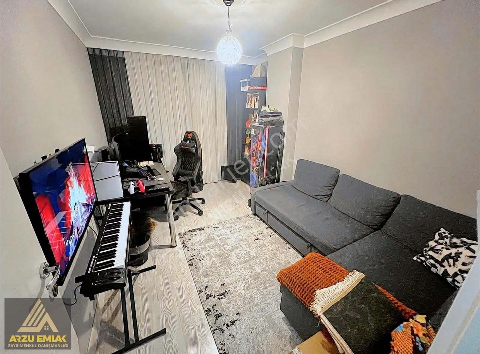 Arzu Emlaktan Asansörlü 7 Yaşında 2+1 Satılık Daire - Görsel 12