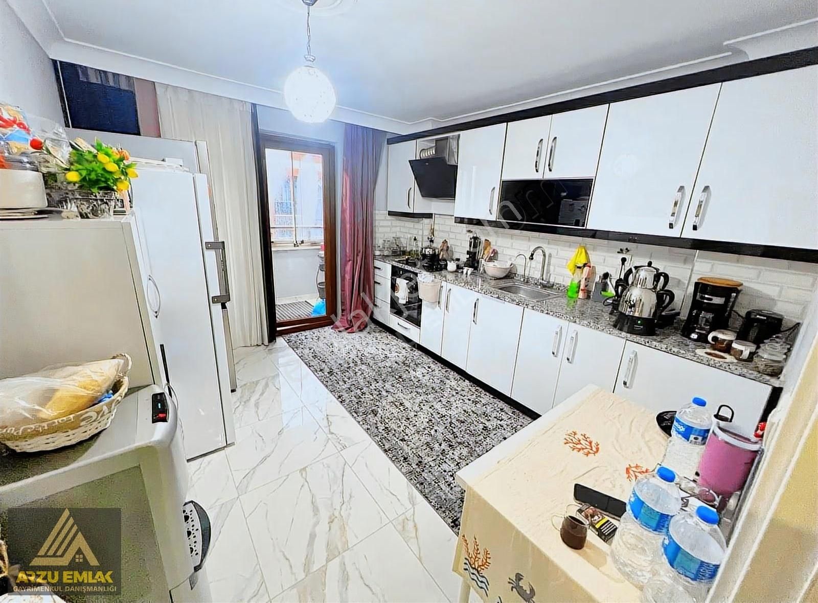 Arzu Emlaktan Asansörlü 7 Yaşında 2+1 Satılık Daire - Görsel 3