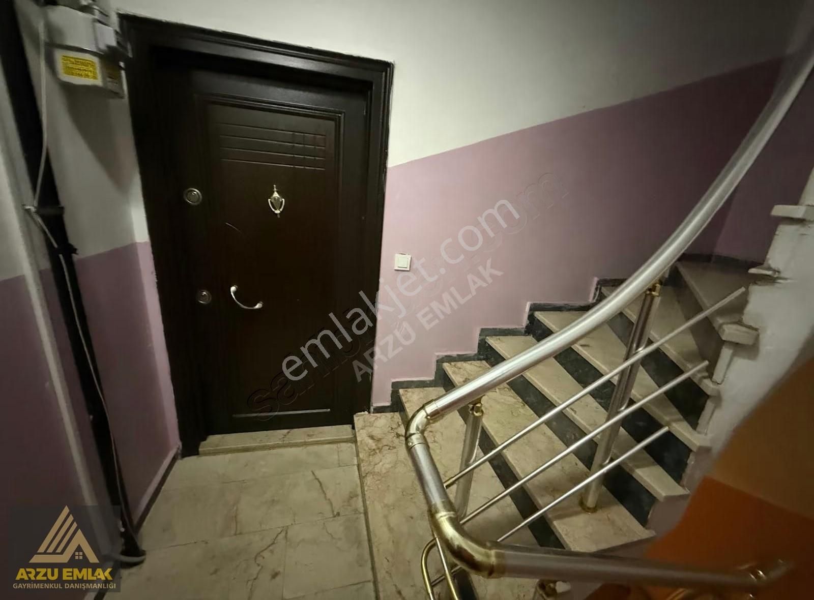 Arzu Emlaktan Zübeydehanım Mah. Satılık Ebeveyn Banyolu 2+1daire