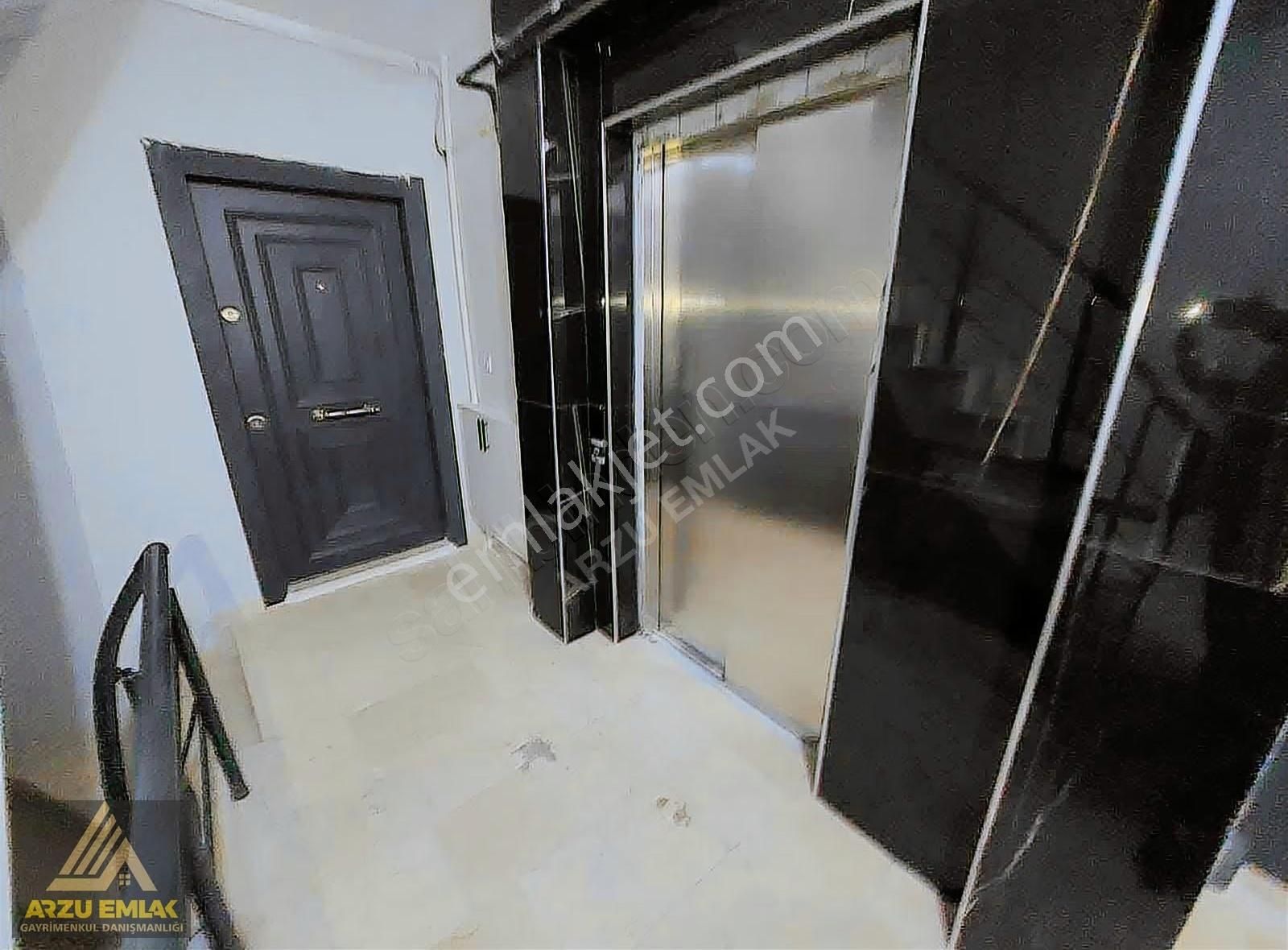 Arzu Emlaktan Yunusemre Mah Tek Daire Üzeri 3+1satılık Daire