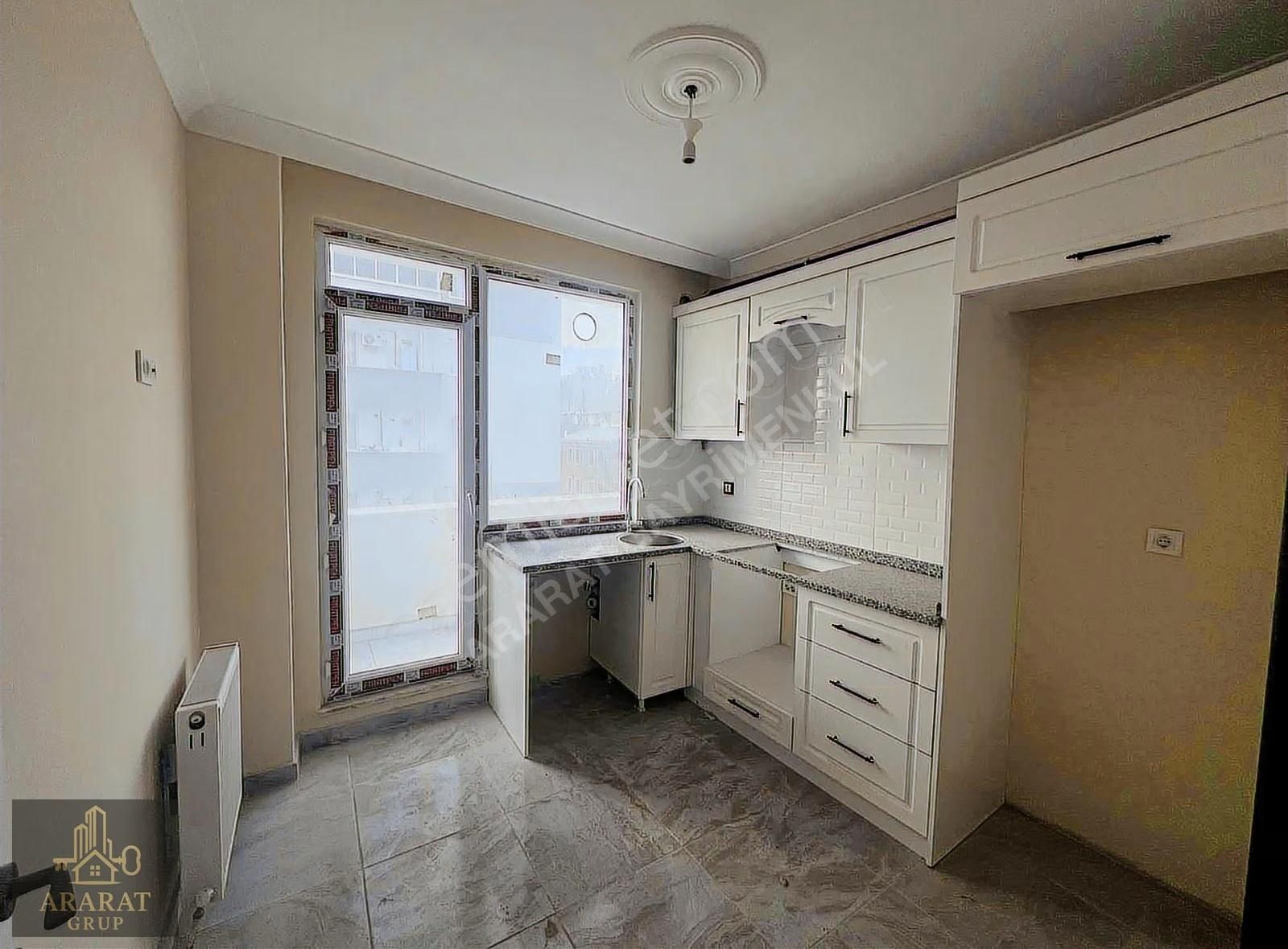 Tuna Mahallesi'nde Site İçinde 2+1 Kiralık Daire - Görsel 2